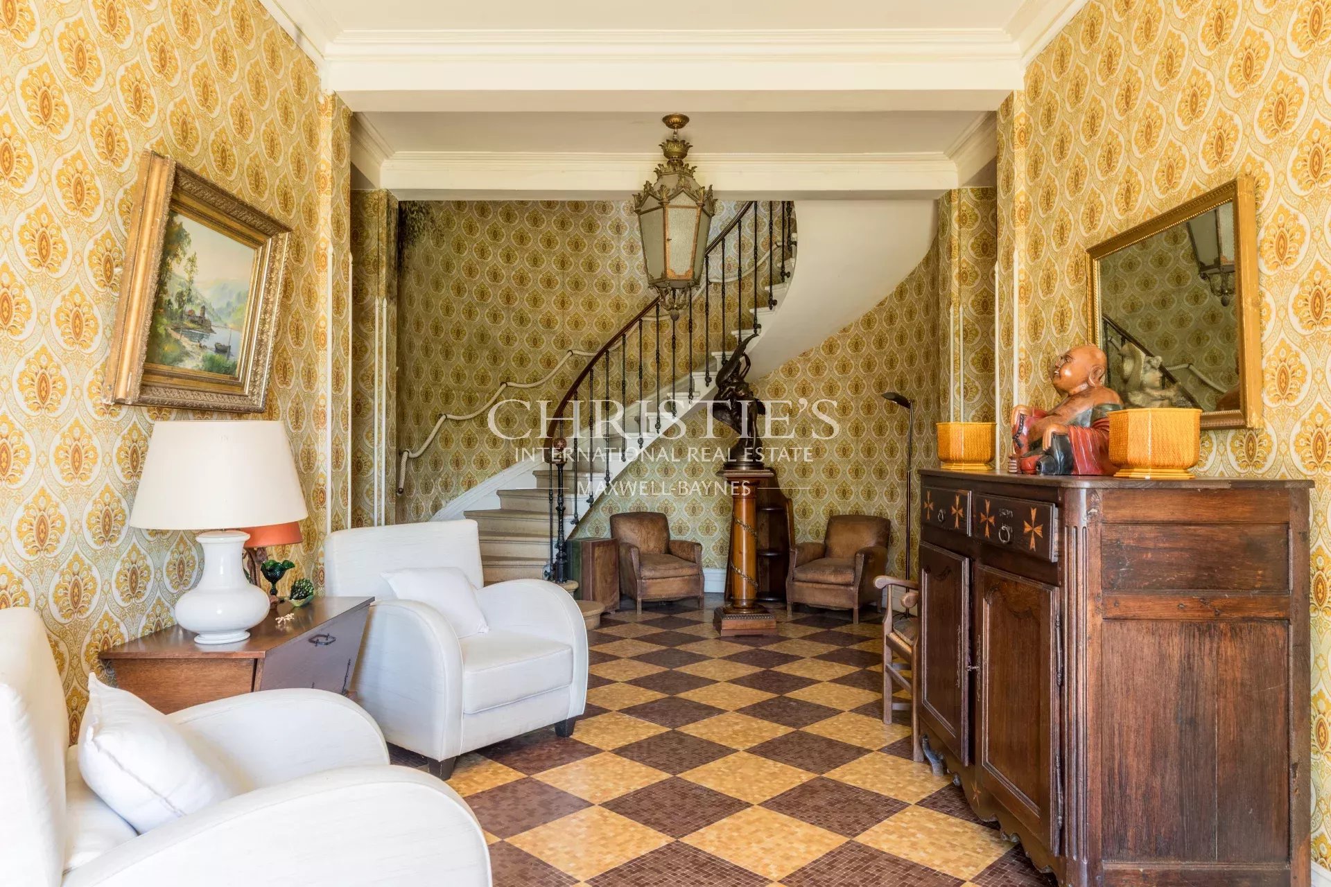 6 Bedroom Chateau's Image 8
