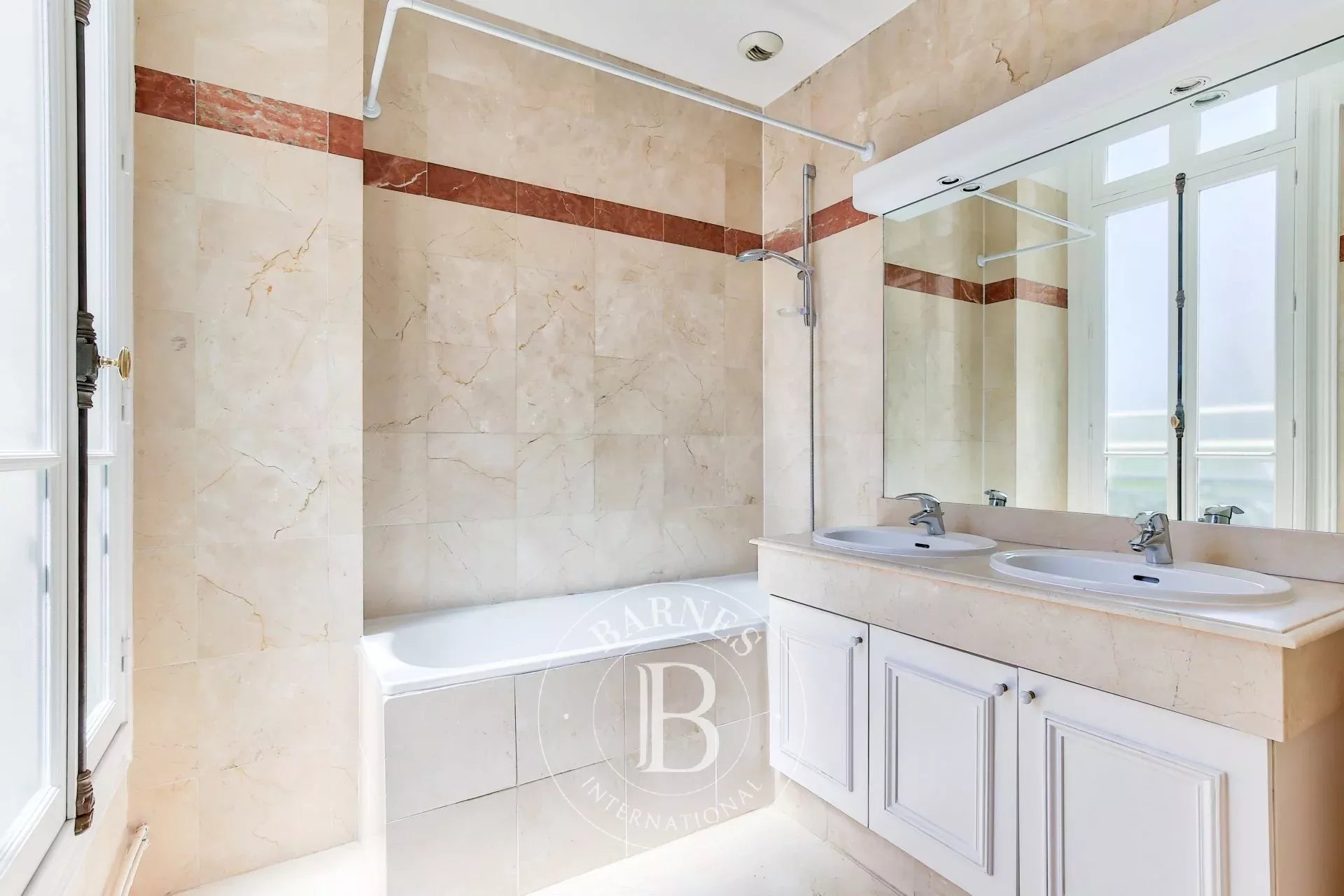 Daire Paris 16ème - picture 12