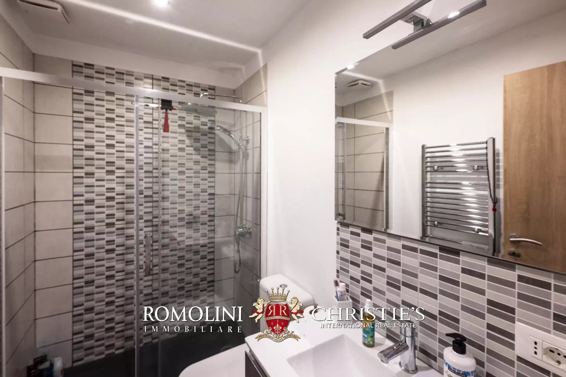 9 Bedroom Villa/Townhouse's Image 54