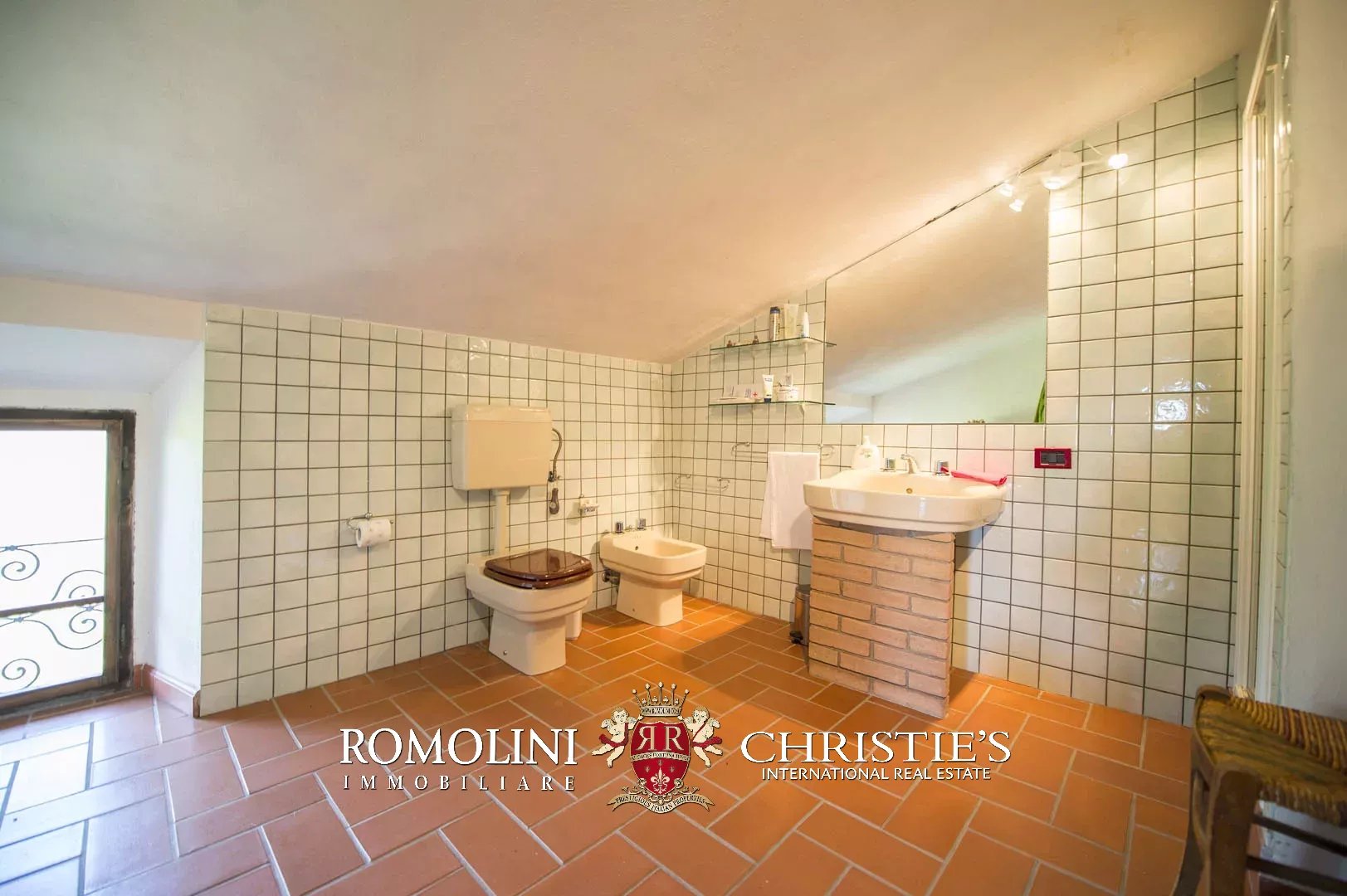 7 Bedroom Villa/Townhouse's Image 31