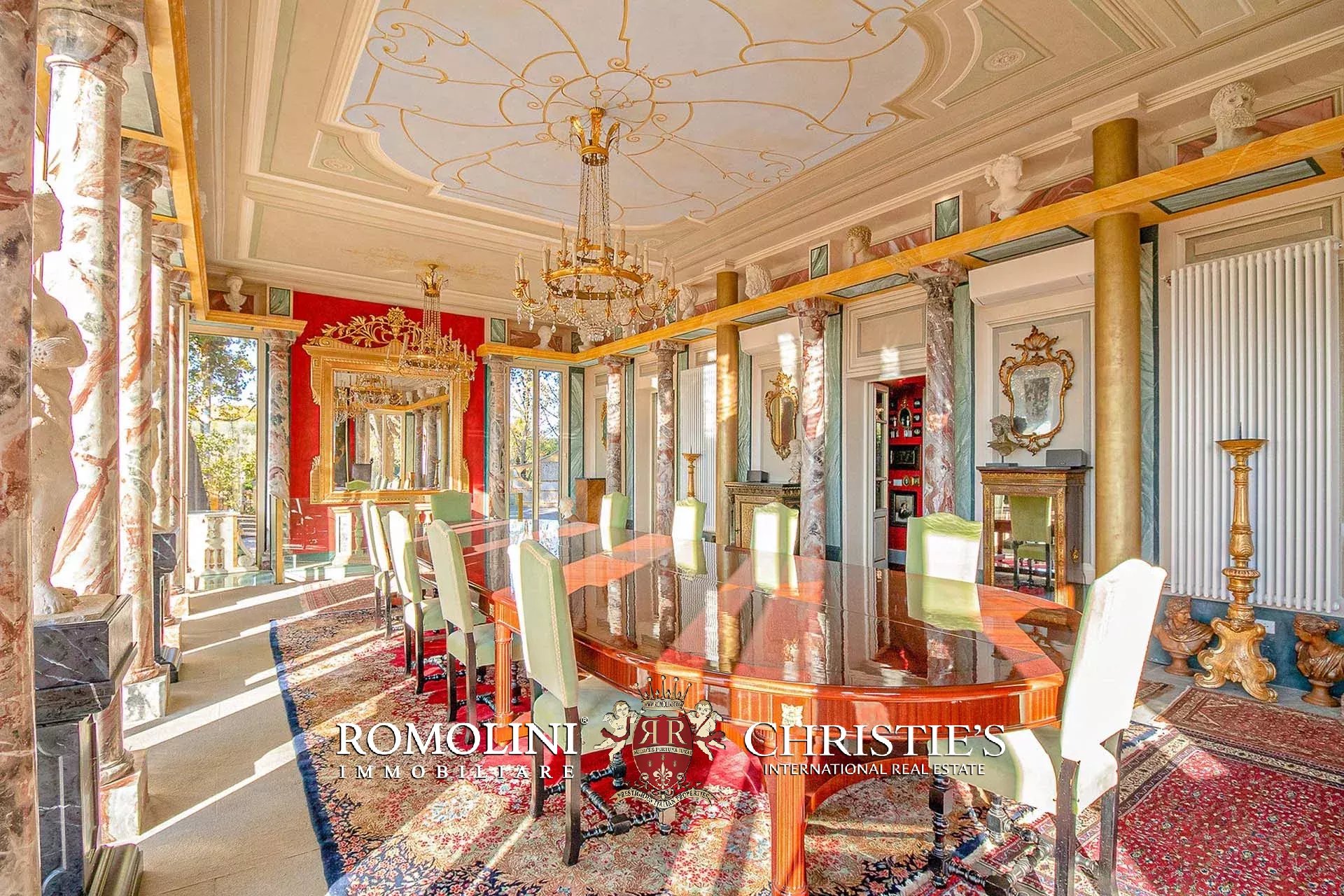 27 Bedroom Villa/Townhouse's Image 11