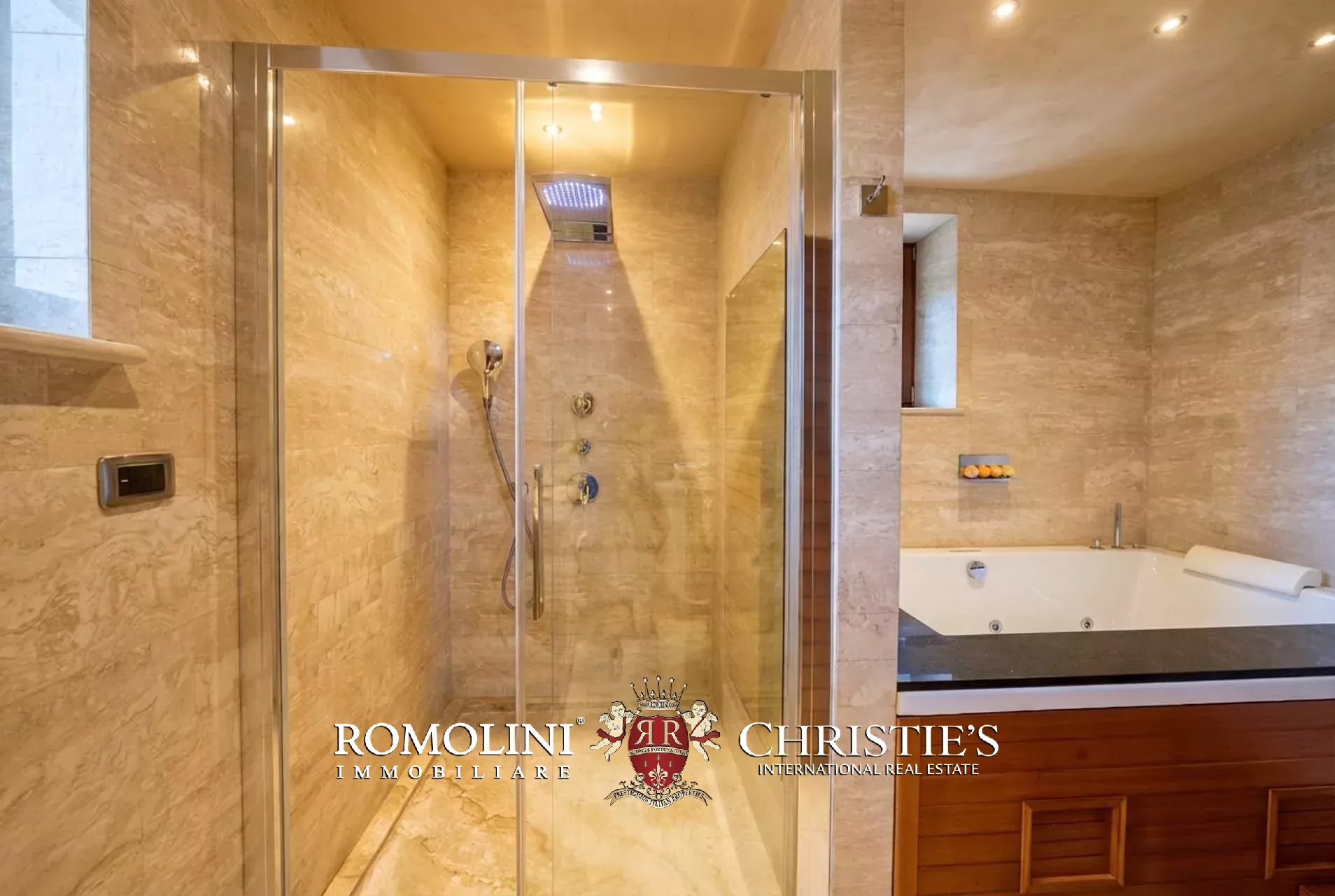 5 Bedroom Villa/Townhouse's Image 37