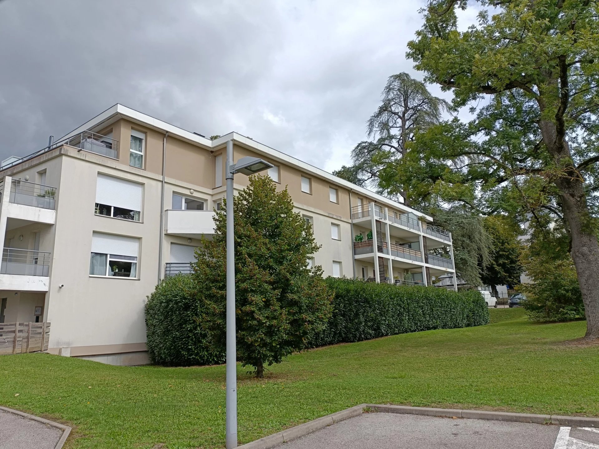 T3 DERNIER ETAGE 60m2 + TERRASSE 16m2 + GARAGE POSSIBLE