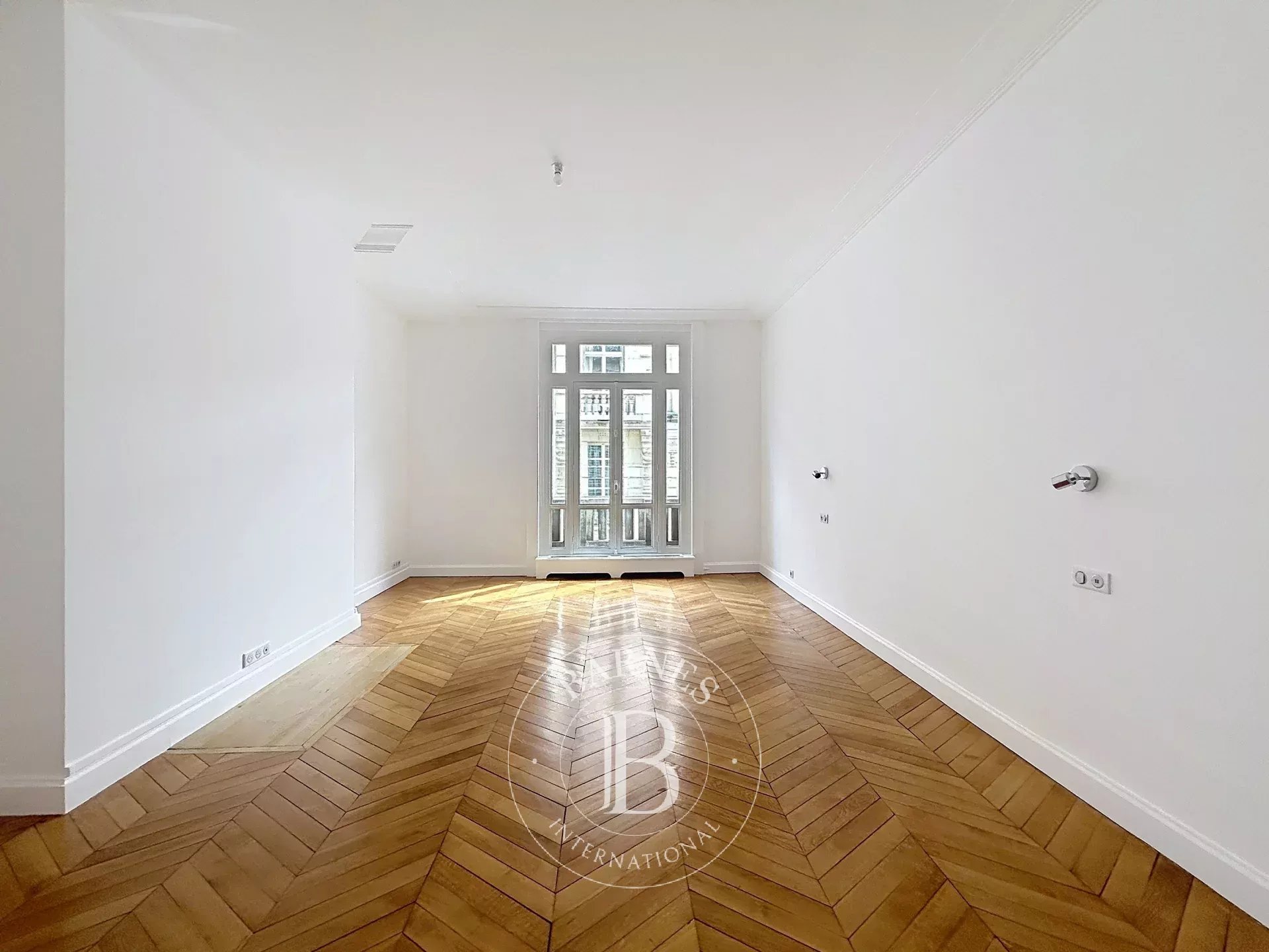 Paris  - Apartment 4 Bedrooms - picture 10