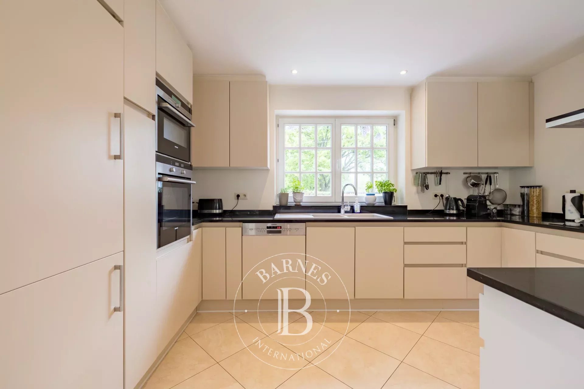 Charming villa in a sought-after neighborhood of Lasne.