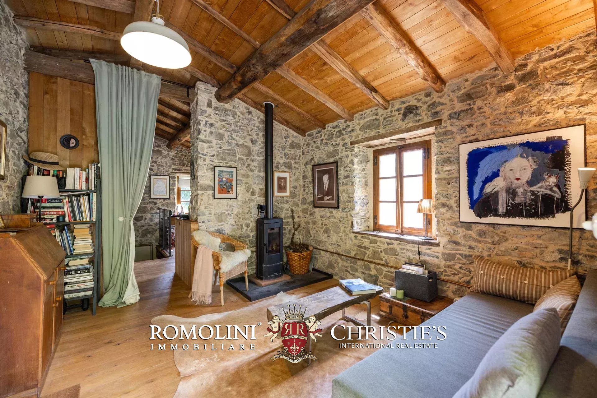 10 Bedroom Villa/Townhouse's Image 51