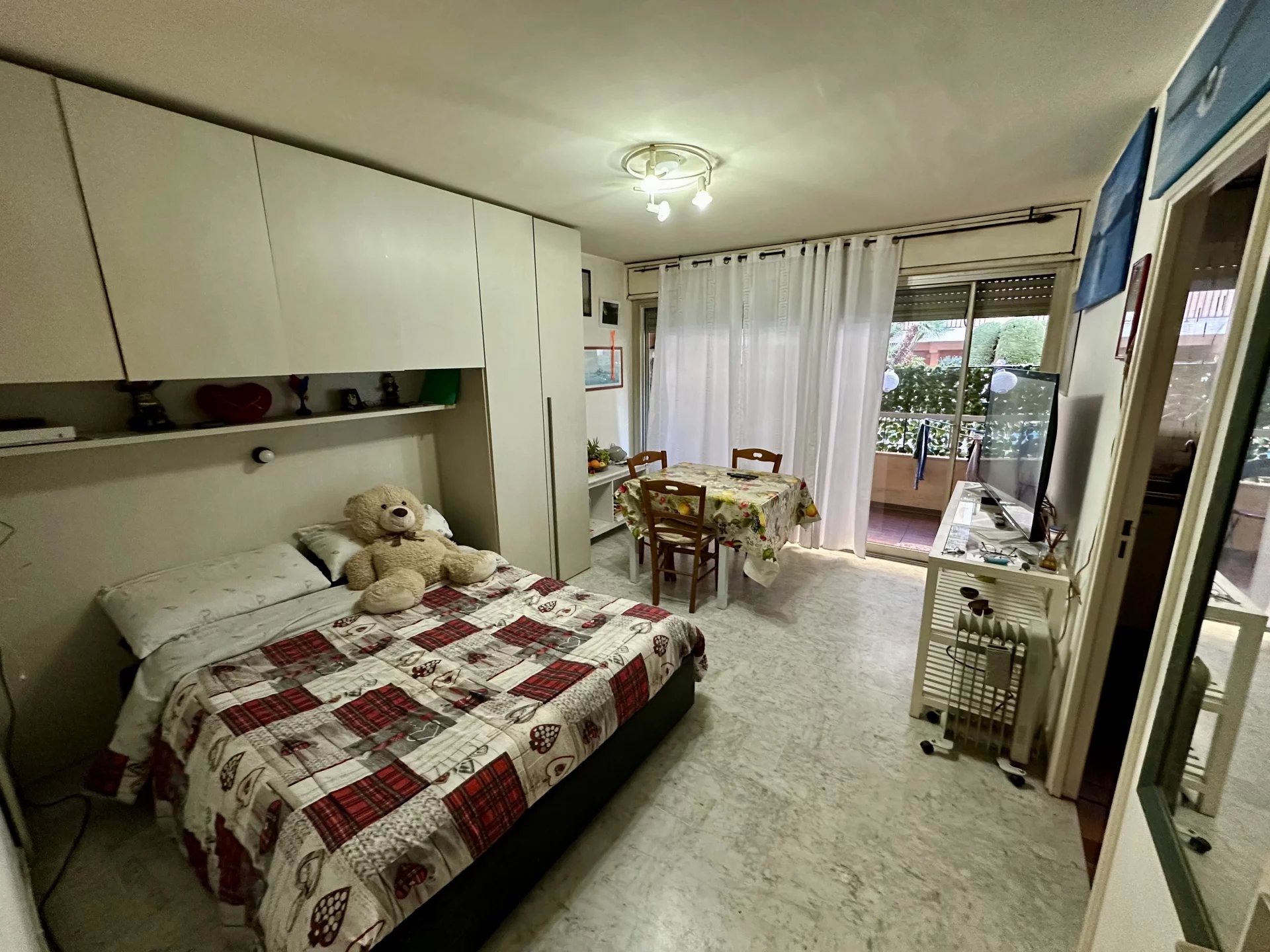 Studio Menton centre proche mer