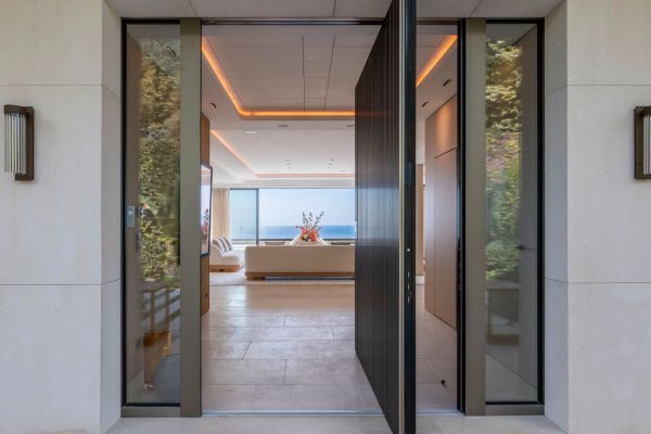 Villa Pearl - Contemporary Luxury in Cannes — photo 3