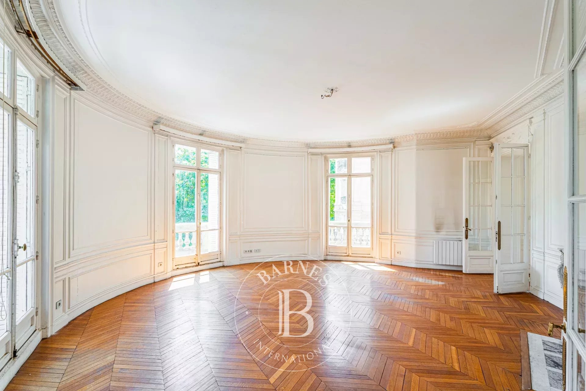 Paris 17 - Etoile / Saint Ferdinand - Appartement au 2è étage avec vue dégagée - 4 ou 5 chambres