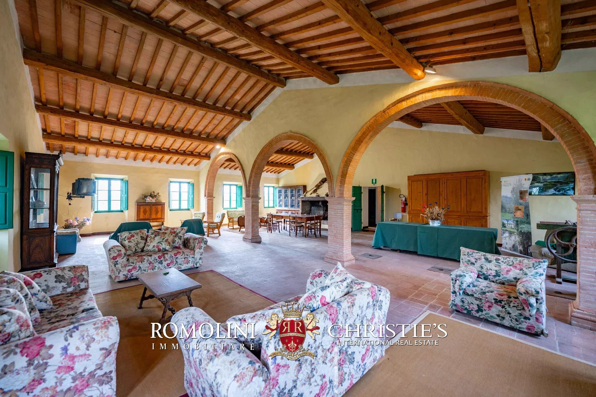 6 Bedroom Villa/Townhouse's Image 20