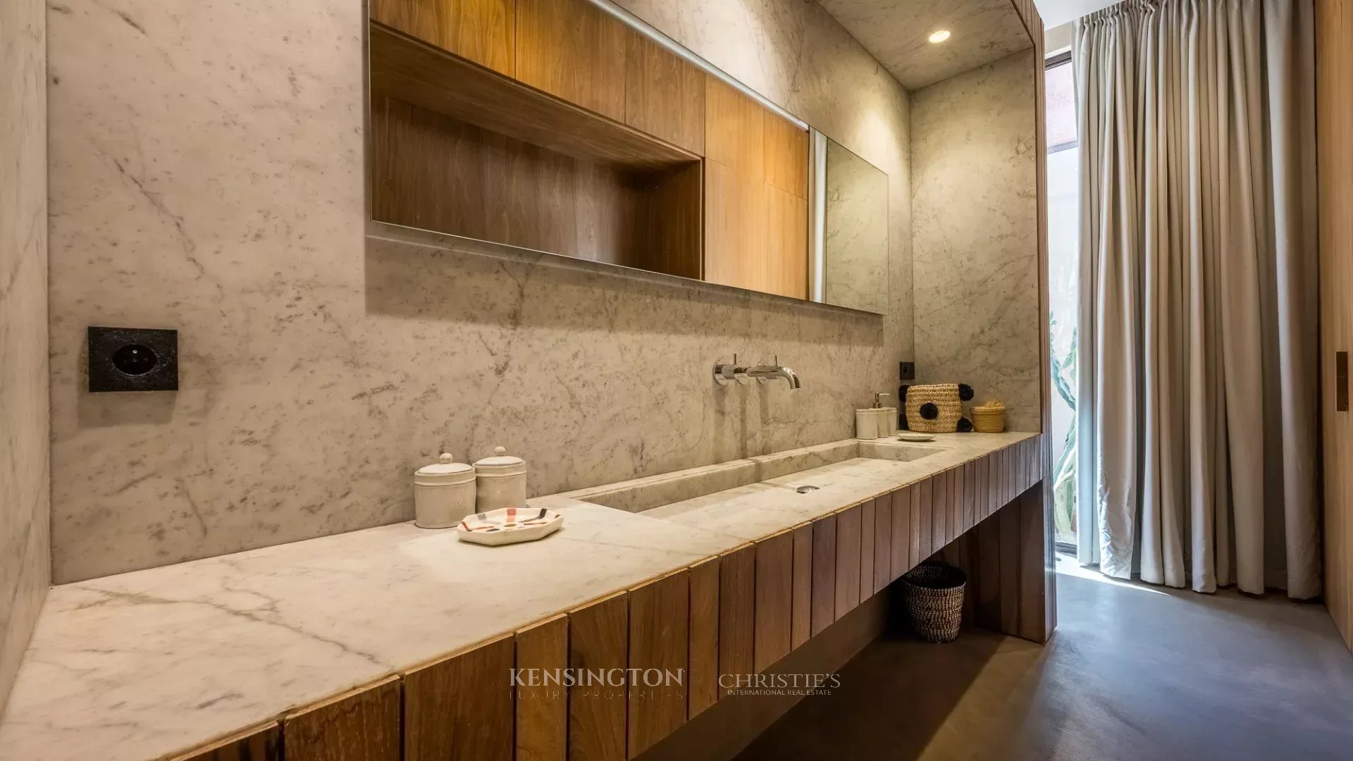 5 Bedroom Villa/Townhouse's Image 52