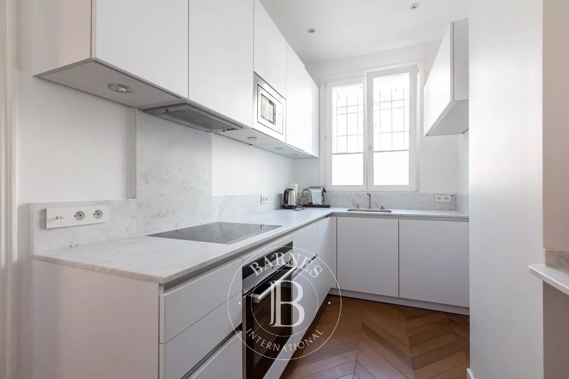 Daire Paris 8ème - picture 7