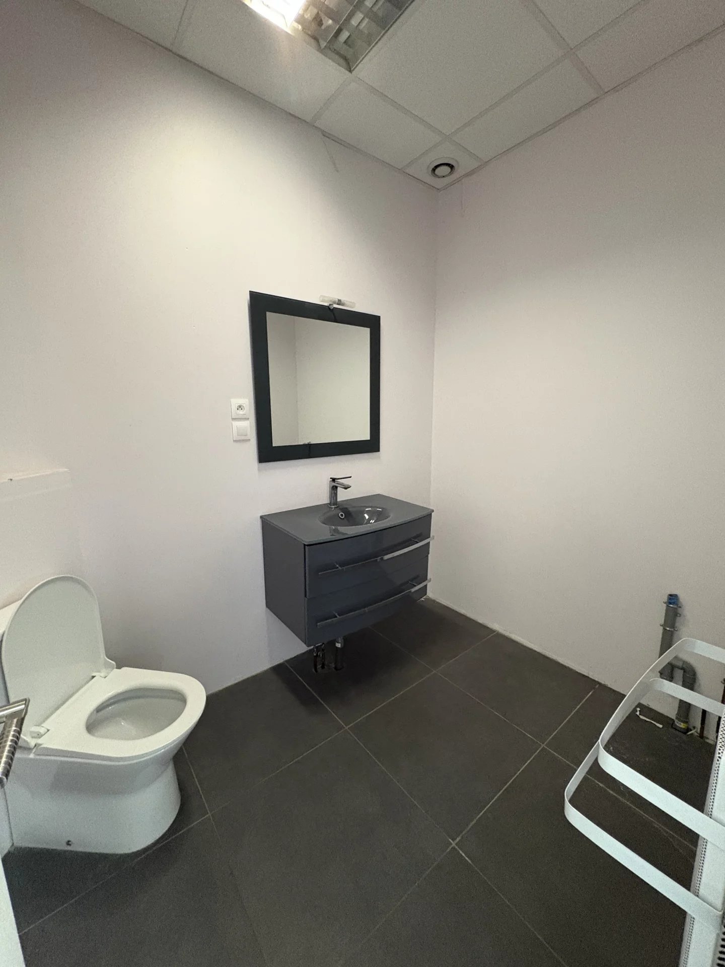 Bureaux à louer – 3 pièces – 69380 Lissieu – 2 parkings  - 84 m²