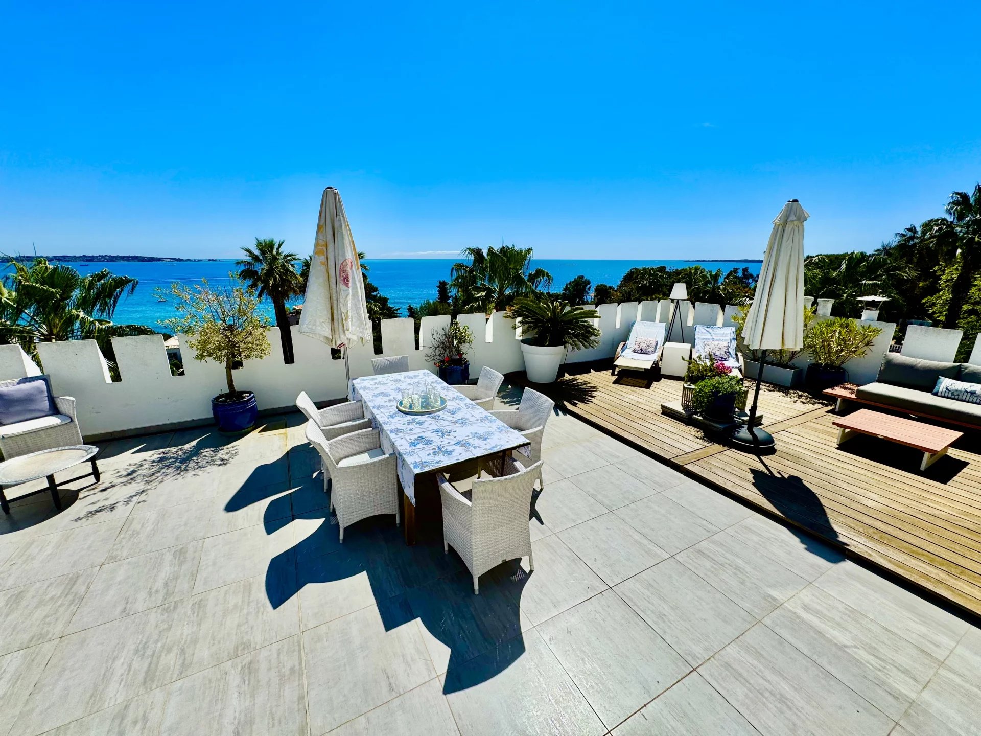 GOLFE JUAN CLOSE CANNES PENTHOUSE SEA VIEW In FRONT OF BEACHES