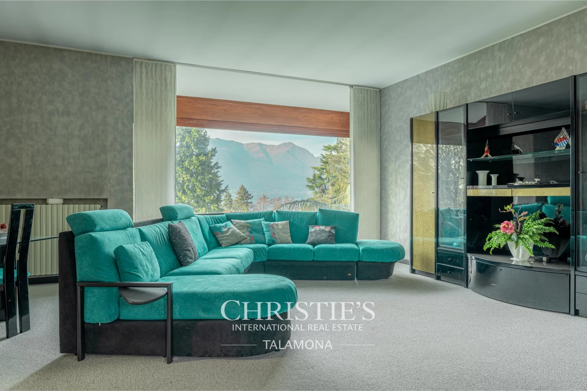 6 Bedroom Villa/Townhouse's Image 9