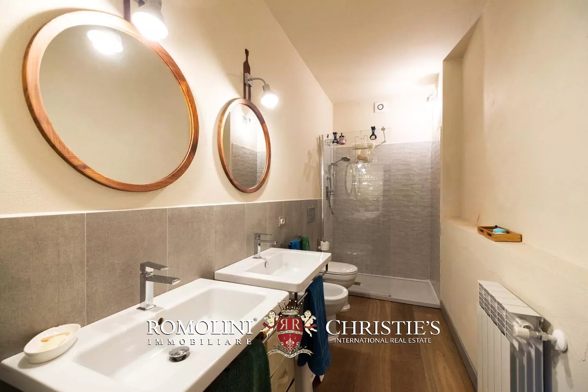 5 Bedroom Villa/Townhouse's Image 43