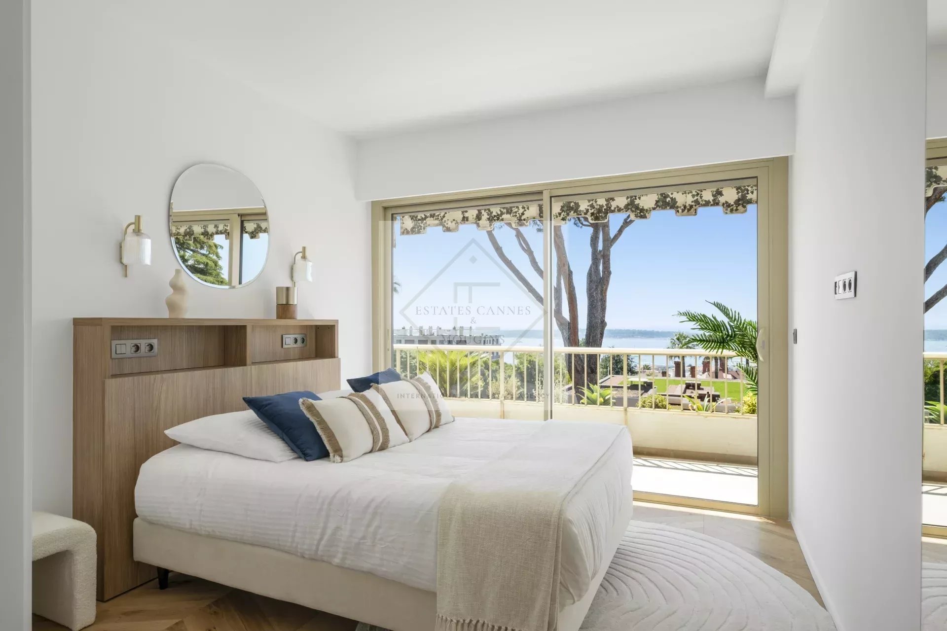 CANNES, Californie - Appartement d’exception de 5 pièces avec vue mer panoramique et îles de Lérins ! — photo 5