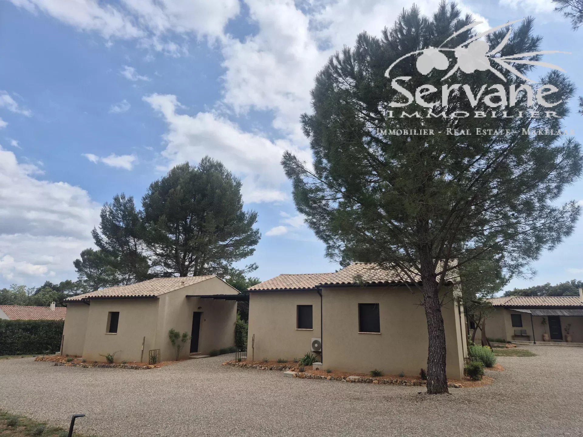 Villa and 4 gites in Cotignac, unique layout with pool house and pool