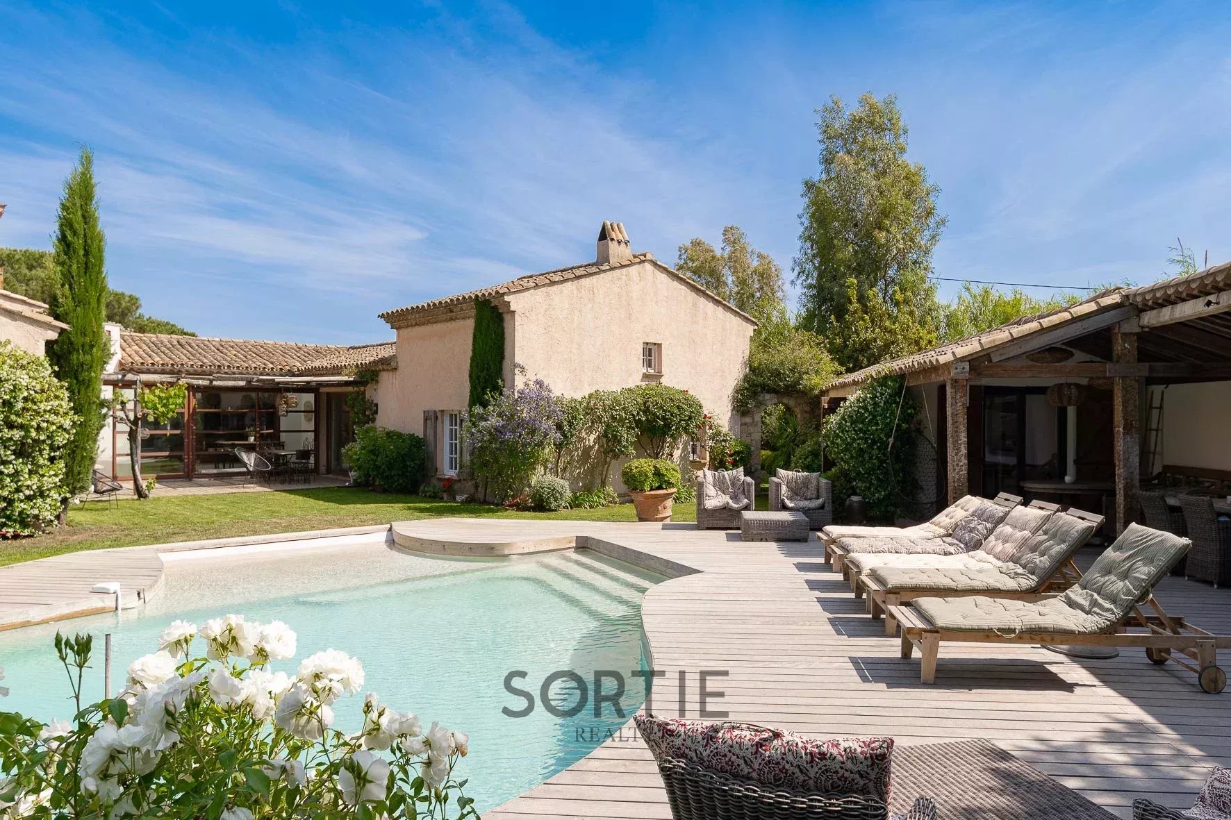 Agence immobilière de Sortie Realty