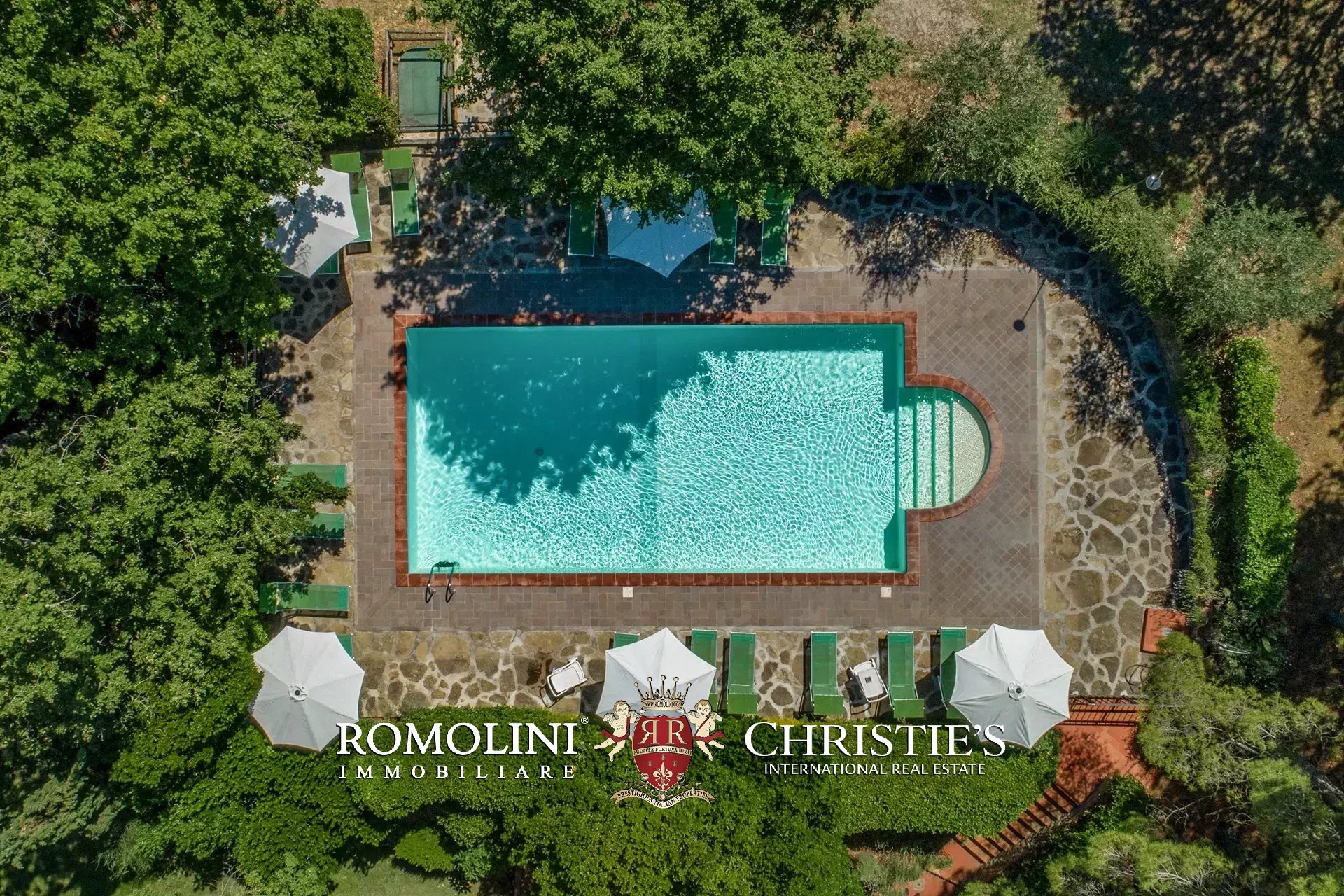 8 Bedroom Villa/Townhouse's Image 34
