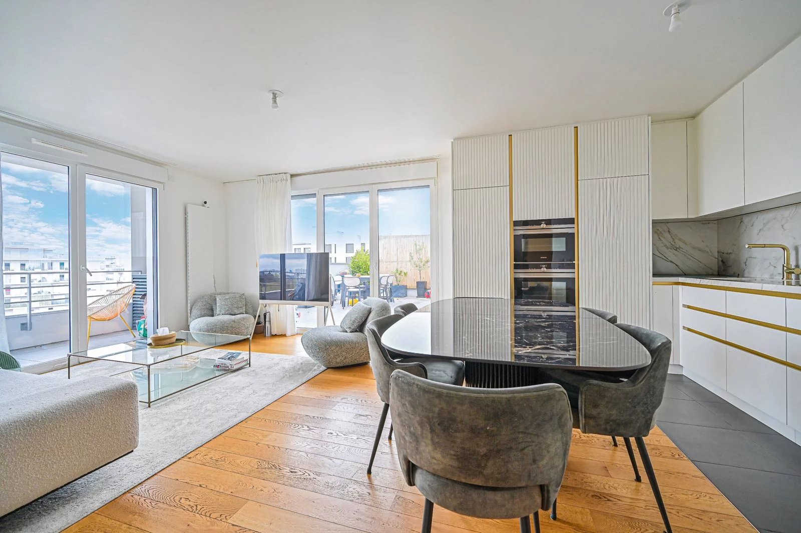 Clichy / Levallois : Appartement familial de 87 M2 + 44 M2 de te - Image 1