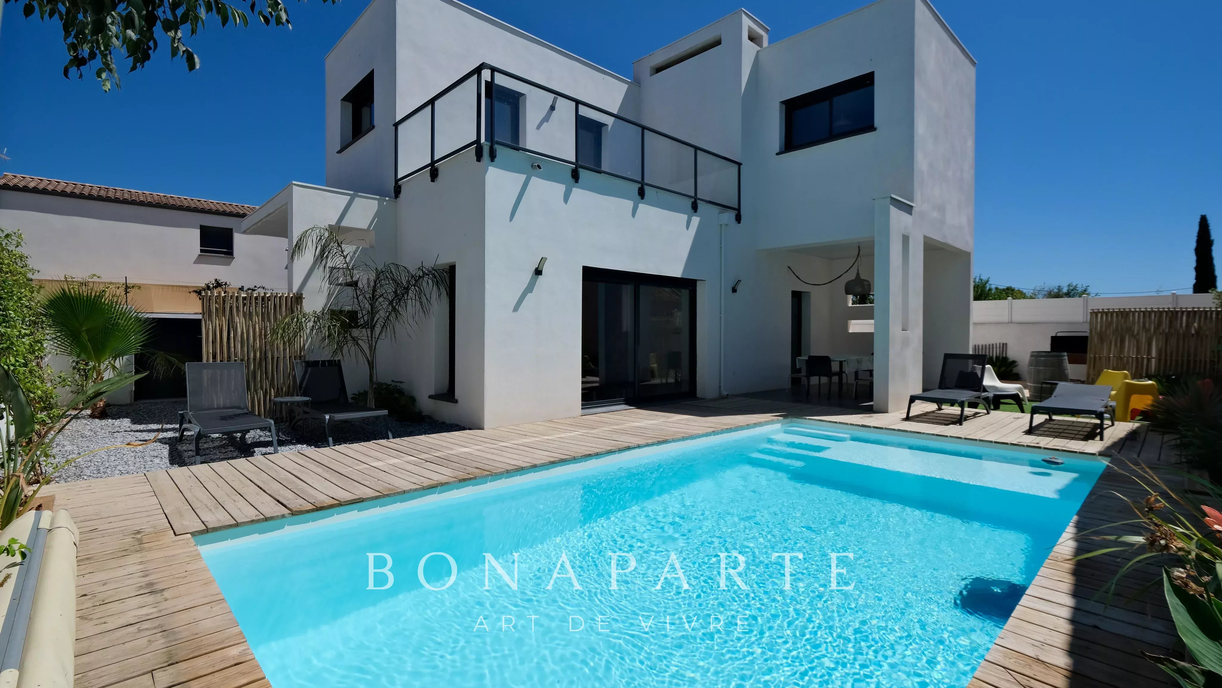VILLA CONTEMPORAINE AVEC PISCINE À SÉRIGNAN – LE CONFORT MODERNE À QUELQUES MINUTES DE LA MER