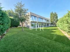 Contemporary- Open view — photo 2 of 7