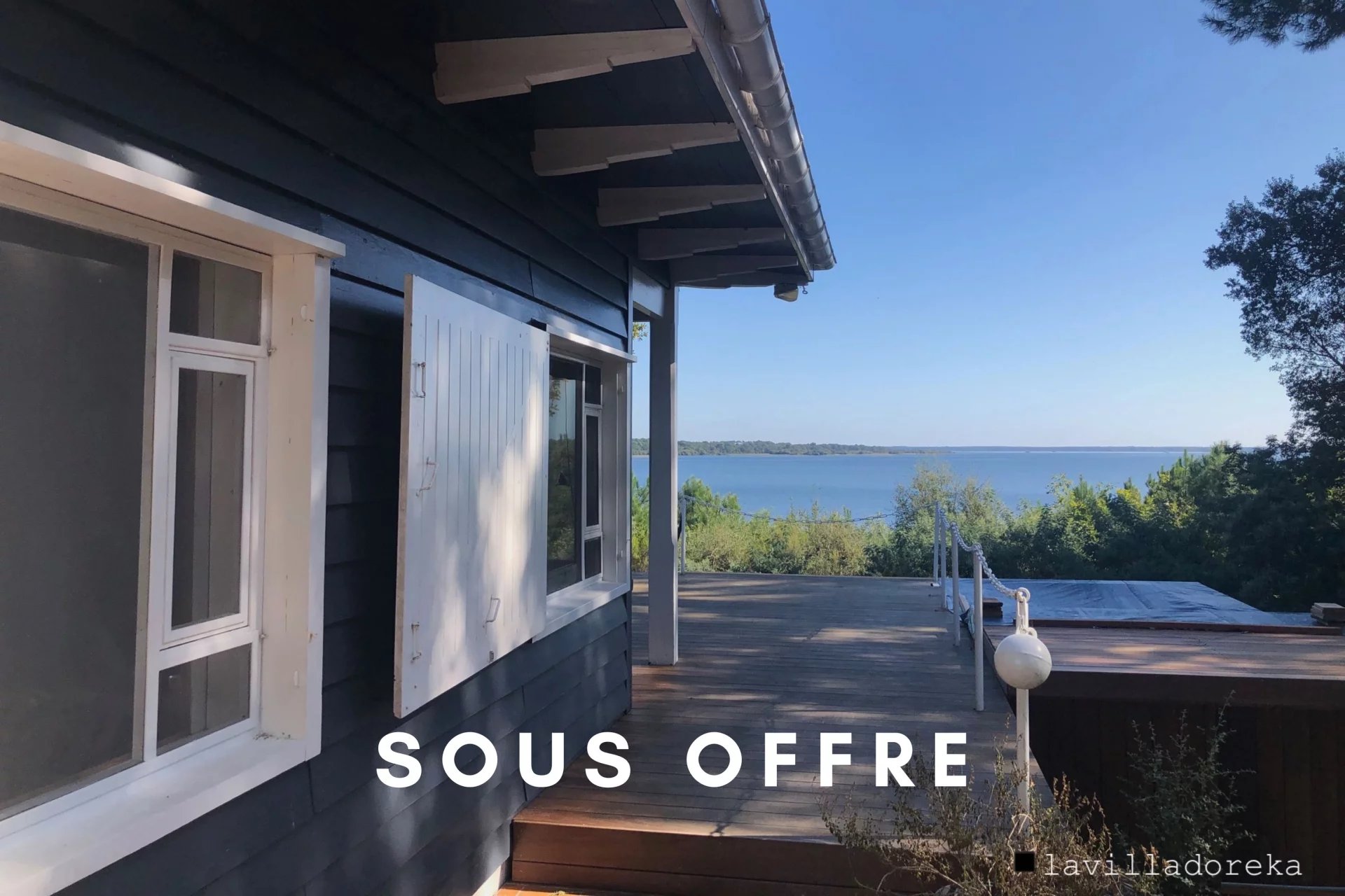 *** SOUS OFFRE *** Propriété d'exception face au lac et au coeur de la nature.