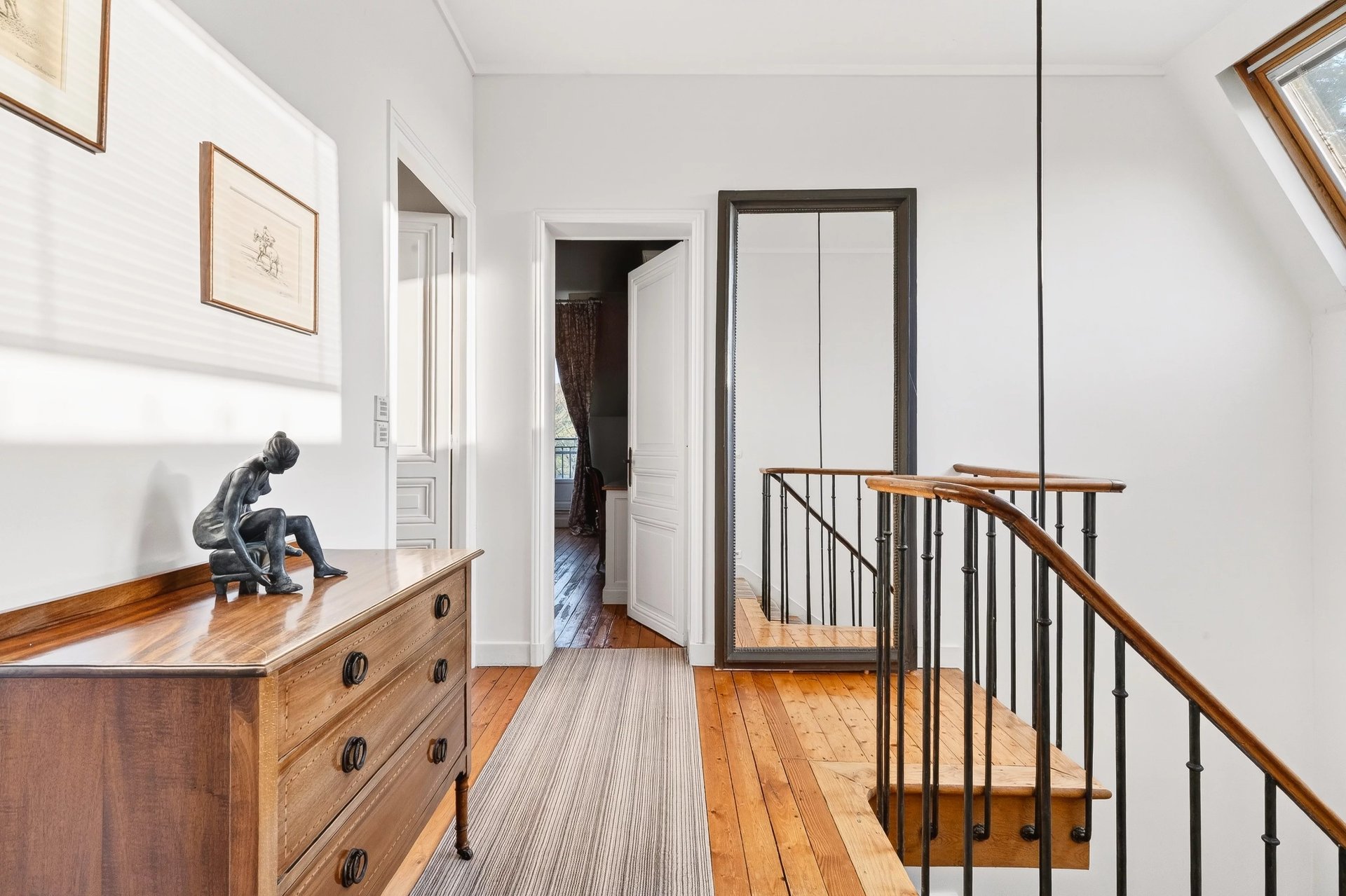 6 Bedroom Villa/Townhouse's Image 7