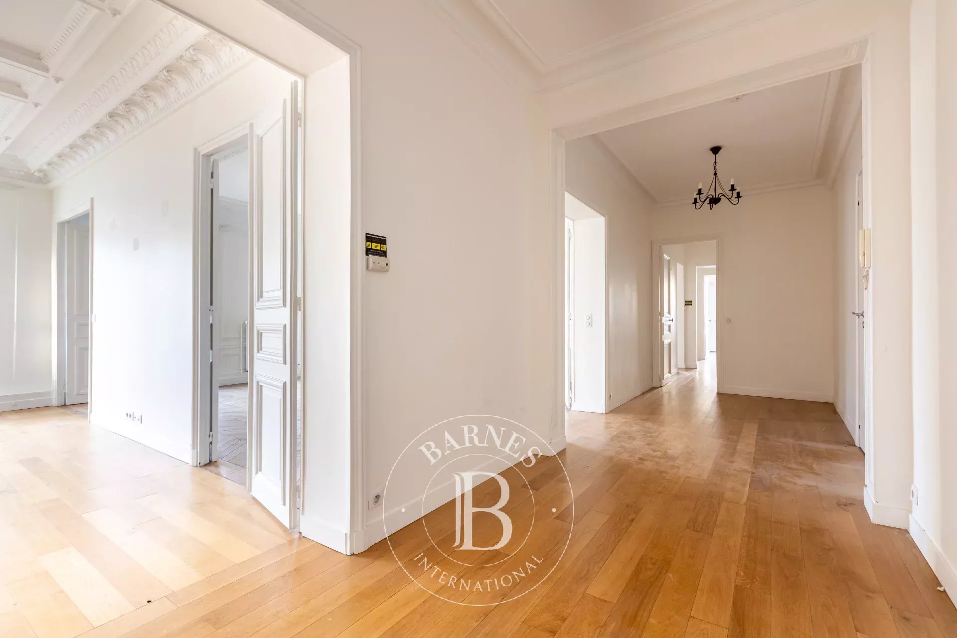 Daire Paris 8ème - picture 8