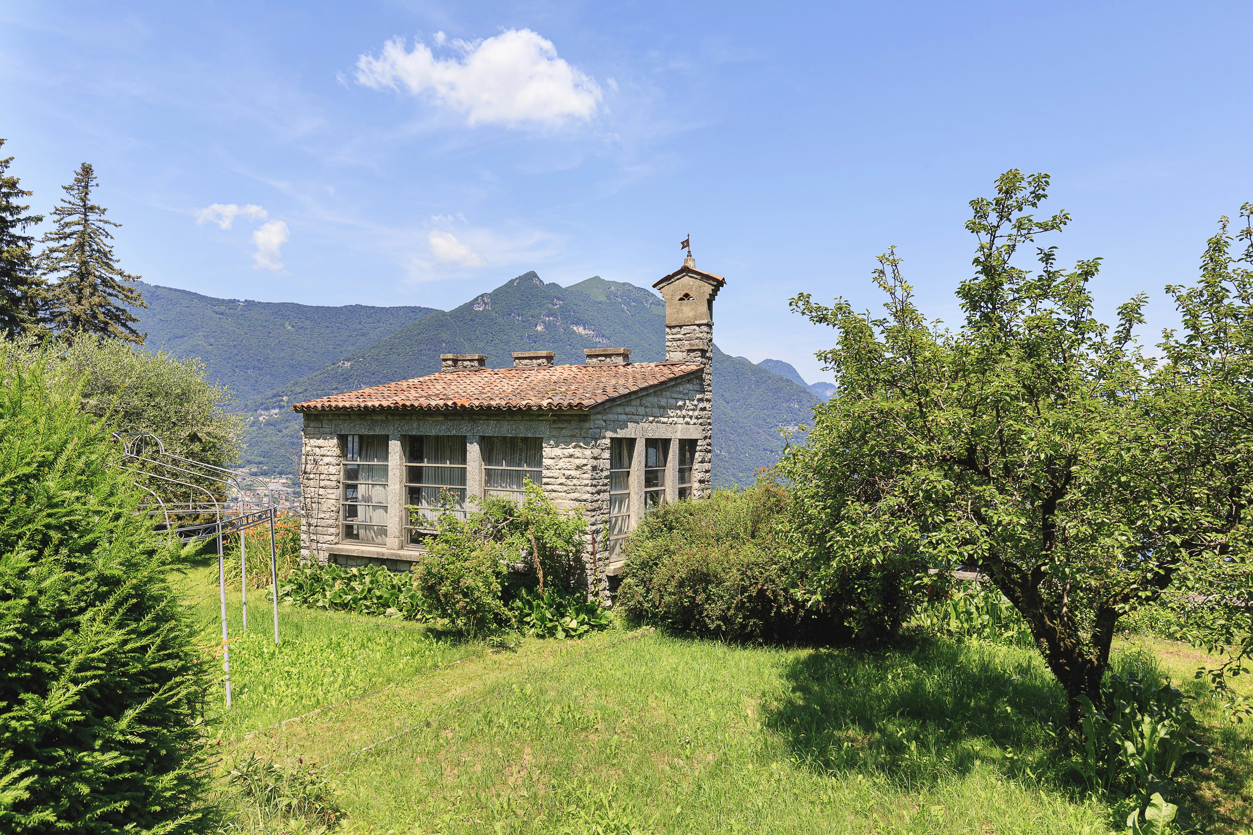 Villa D'Epoca with 7500 park - picture 5 title=