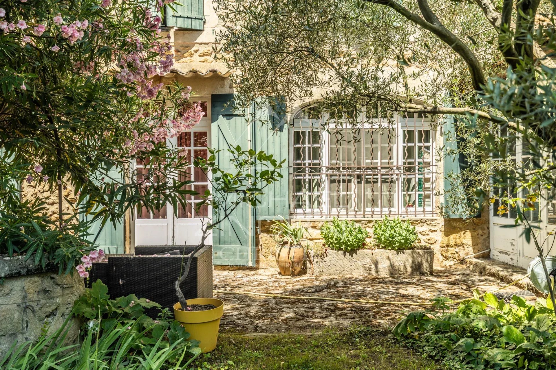 4 Bedroom Villa/Townhouse's Image 8