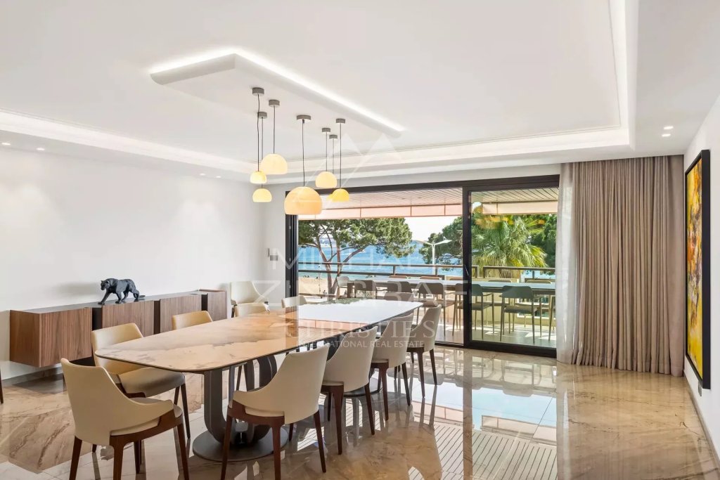 Apartment for sale in Cannes — Cannes Croisette, Stunning Luxury Apartment