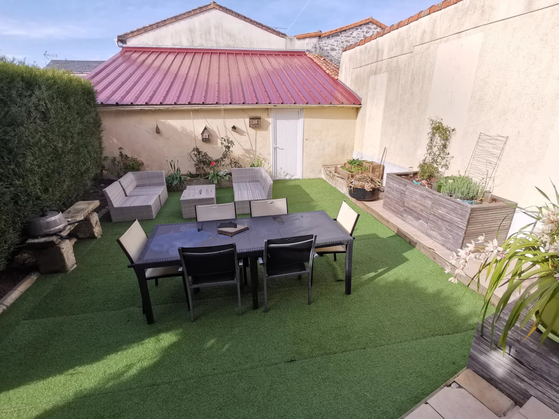 MAISON DE BOURG - 3 CHAMBRES - GARAGE DE 45 M2