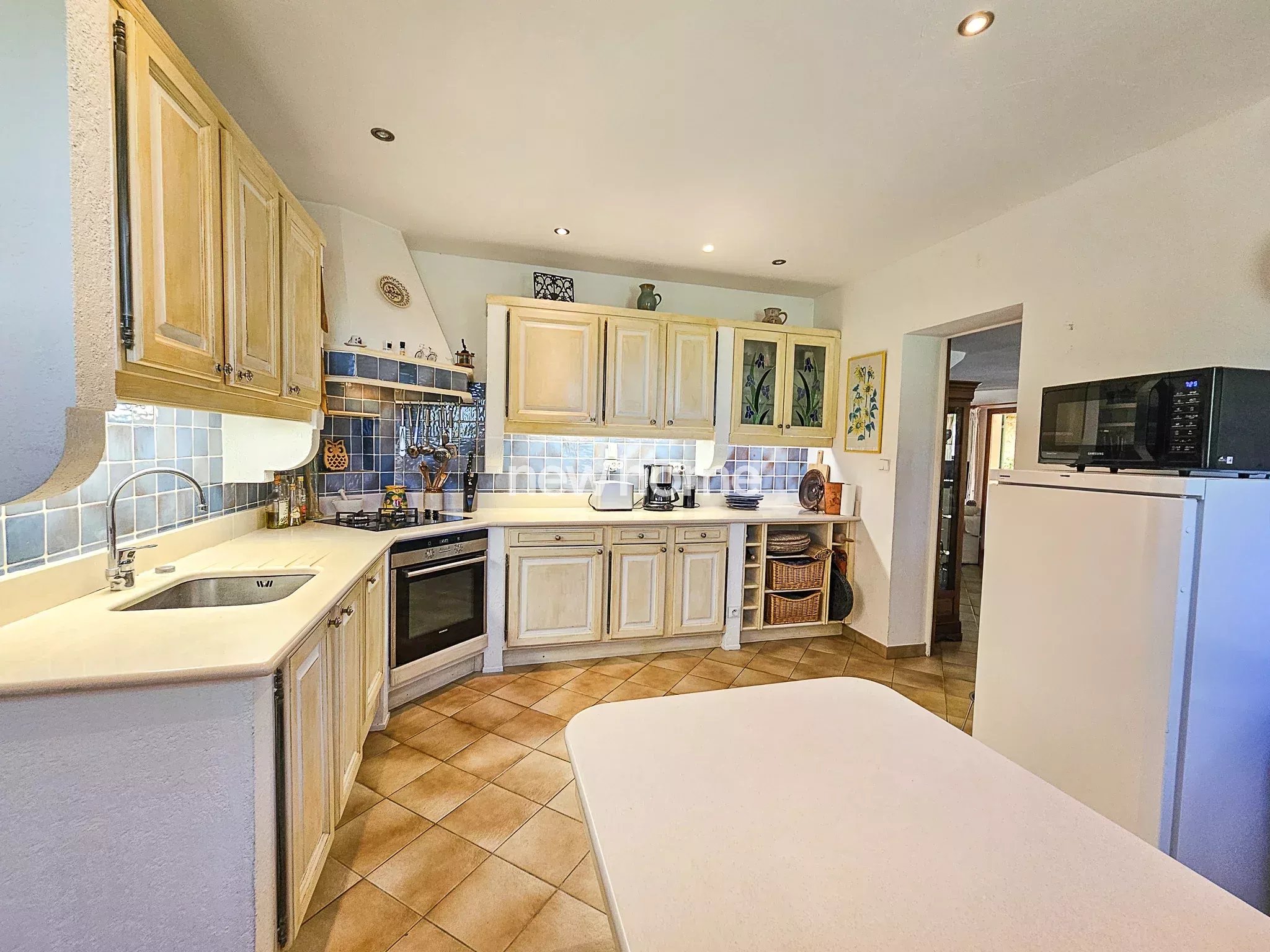 Havre de paix au cur de la nature avec vaste terrain arboré