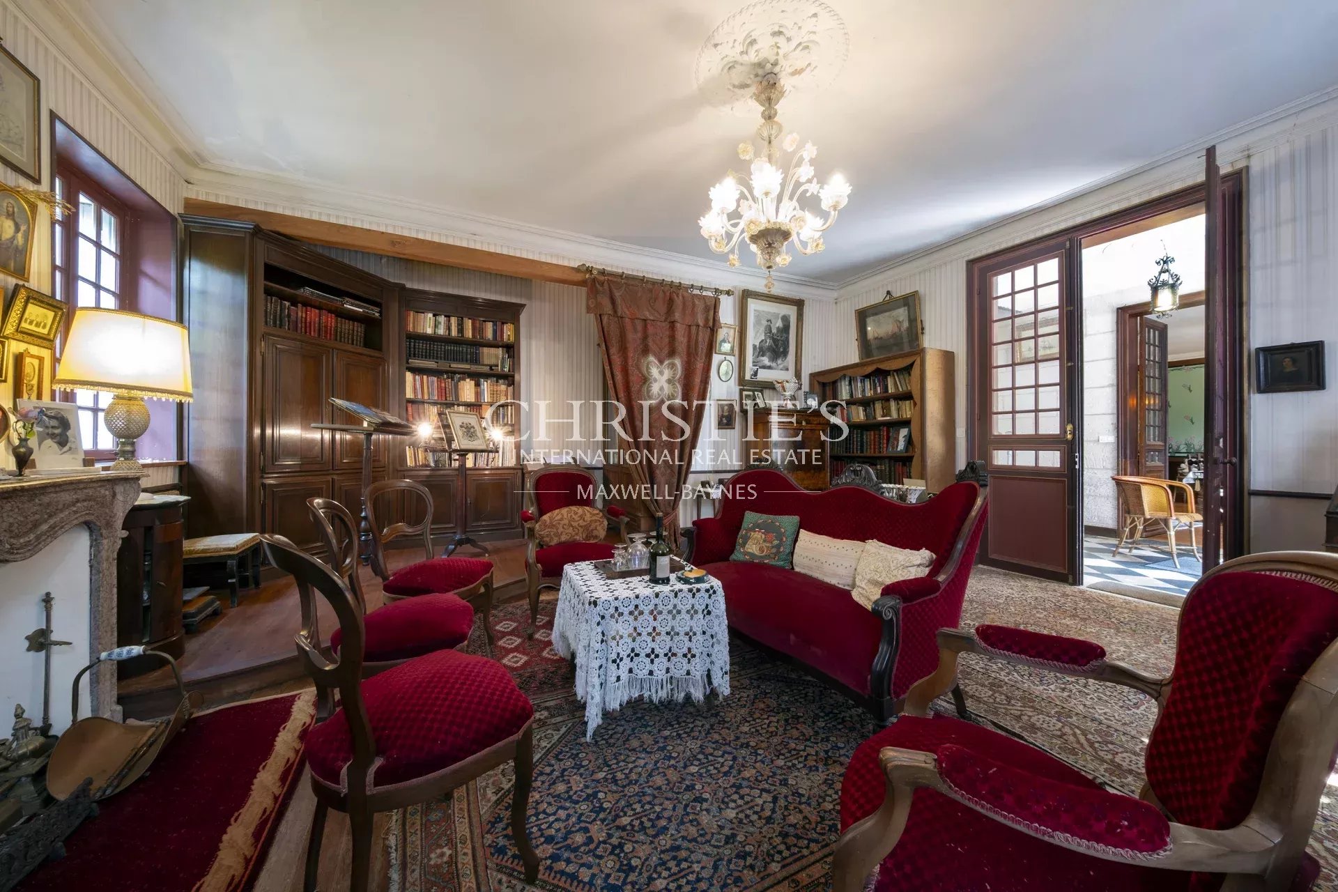 9 Bedroom Villa/Townhouse's Image 8