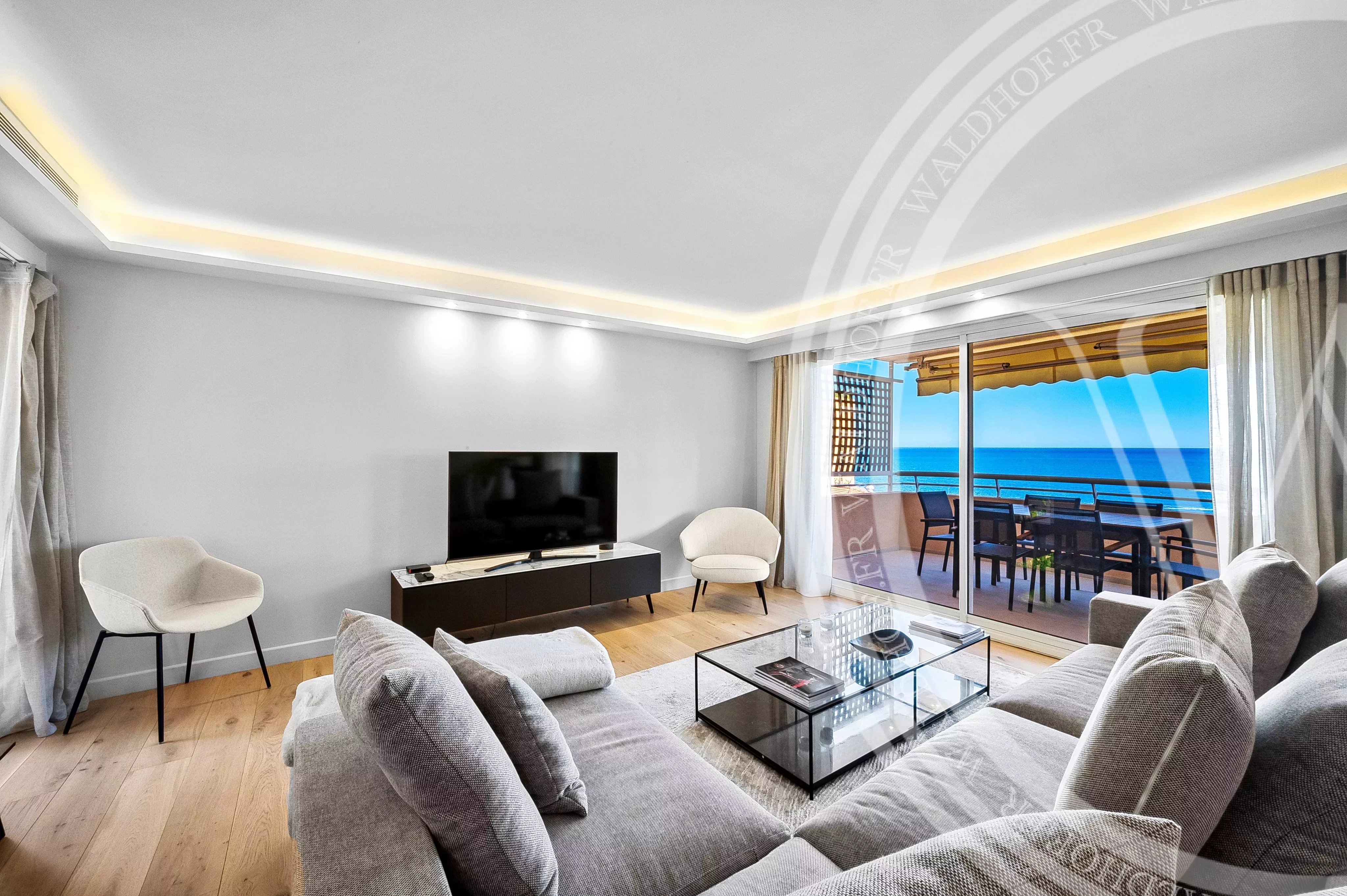 Prestigieux appartement rénové de 3 chambres avec vue panoramique sur la mer - à quelques pas de Monaco