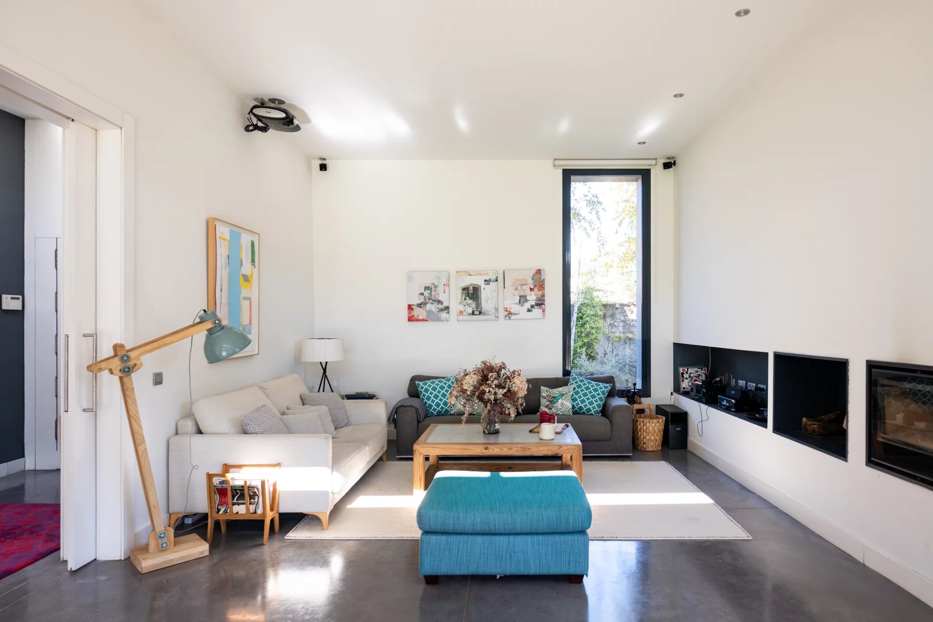 Large detached villa ten minutes from Madrid