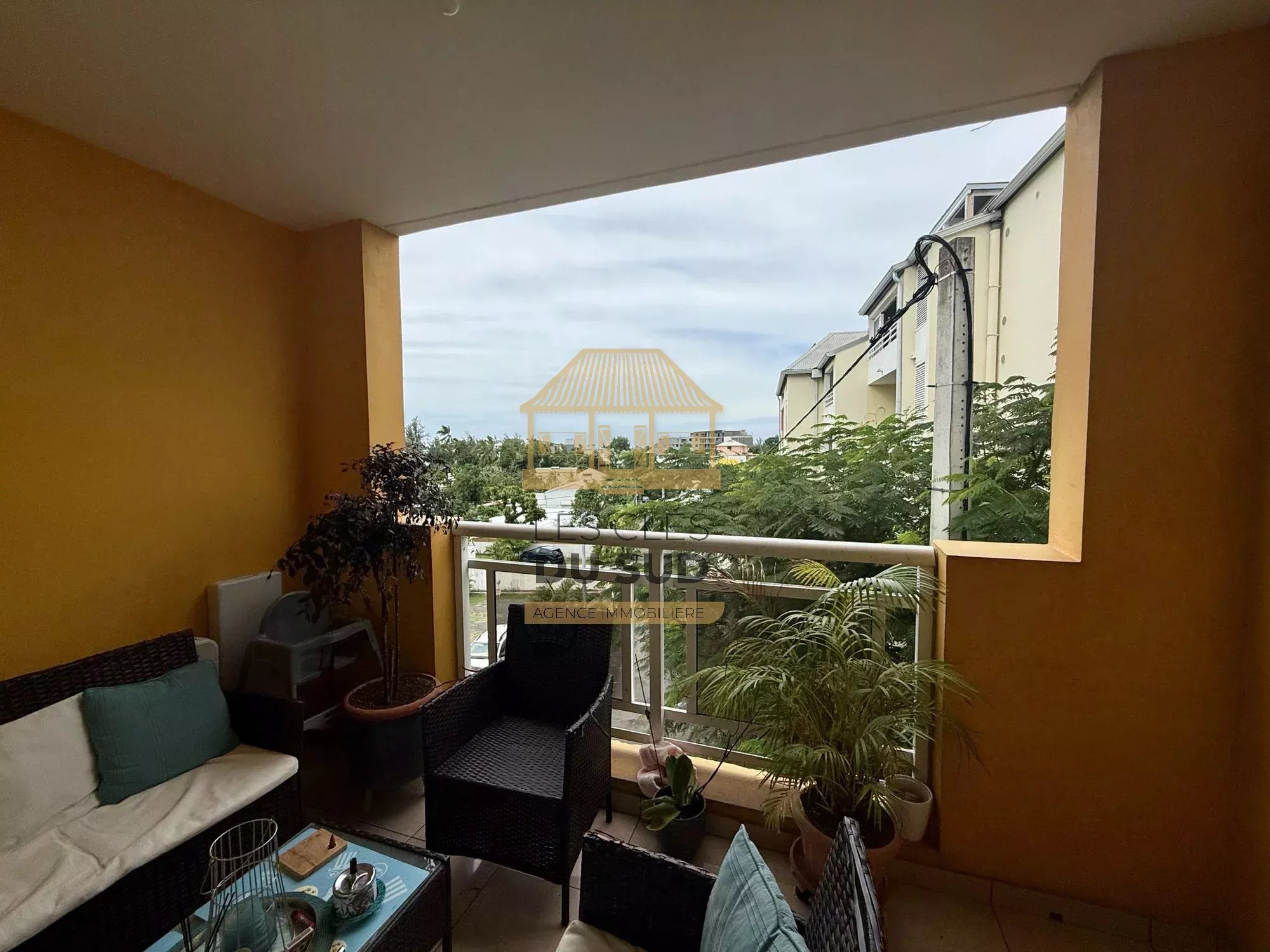 A VENDRE - APPARTEMENT DE TYPE T3 DE 60 M2 ENVIRON - ETANG SALÉ - 147 000 €