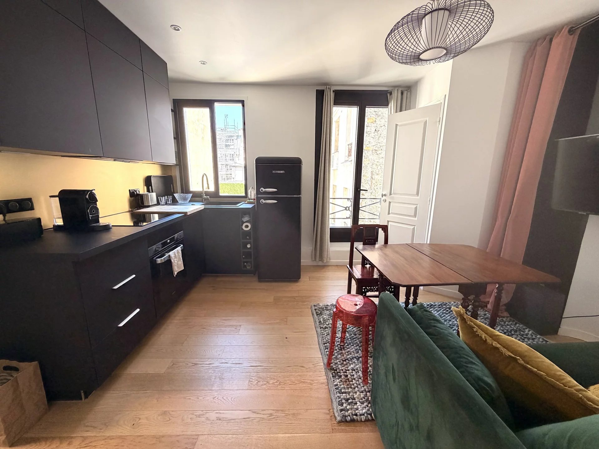 Montmartre - beautiful 1 bedroom furnished apartment with open view