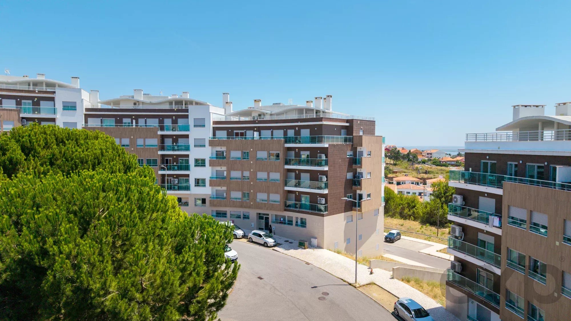 Amazing Two‑Bedroom Apartment with River View and Garage 87152839 image 30