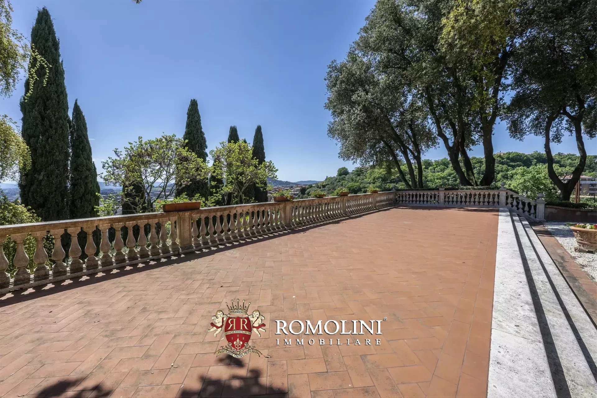 8 Bedroom Villa/Townhouse's Image 16