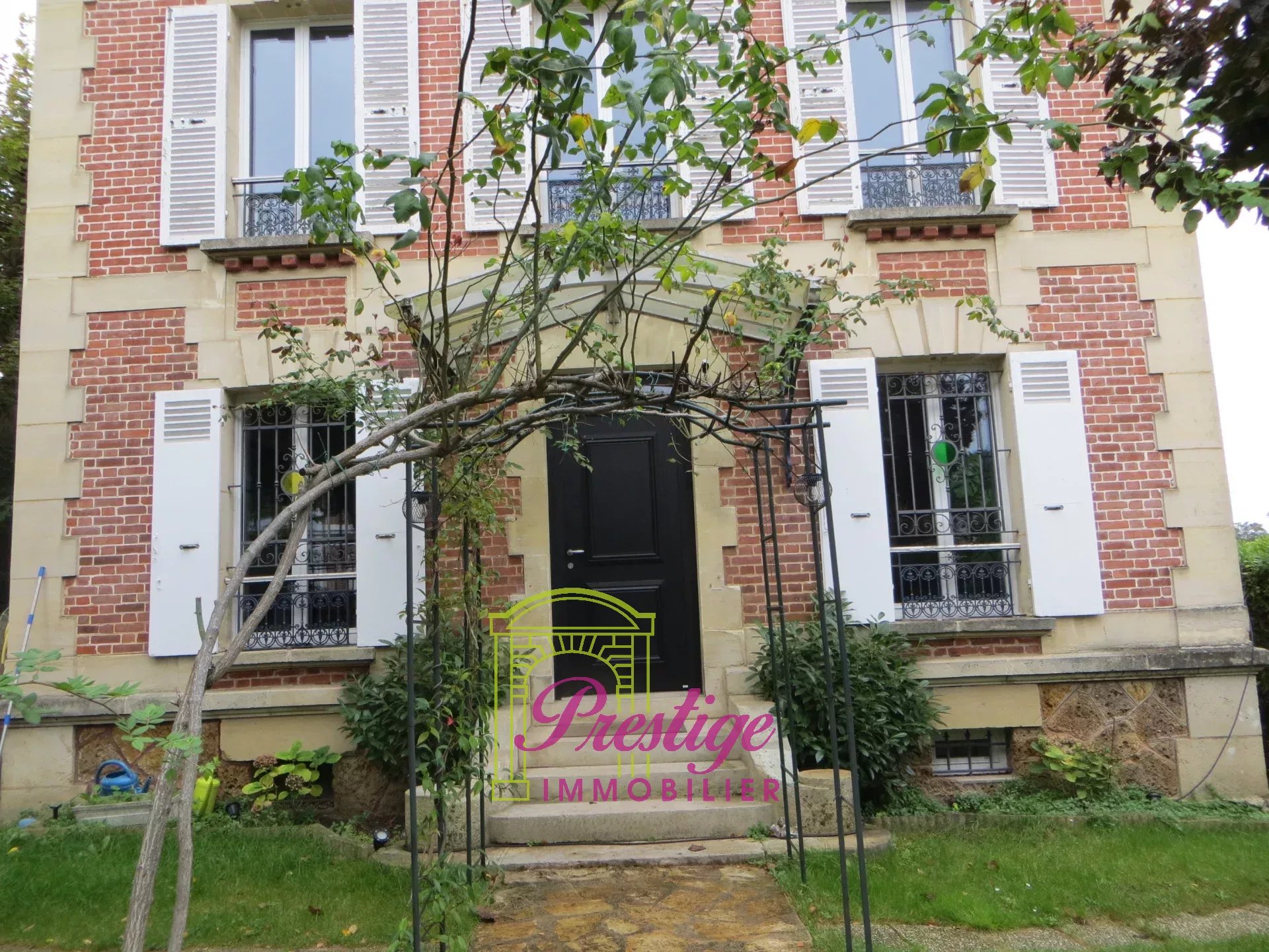 Agence immobilière de 