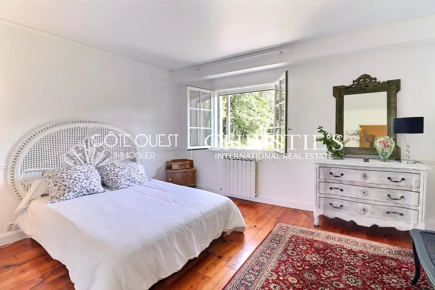 7 Bedroom Villa/Townhouse's Image 8