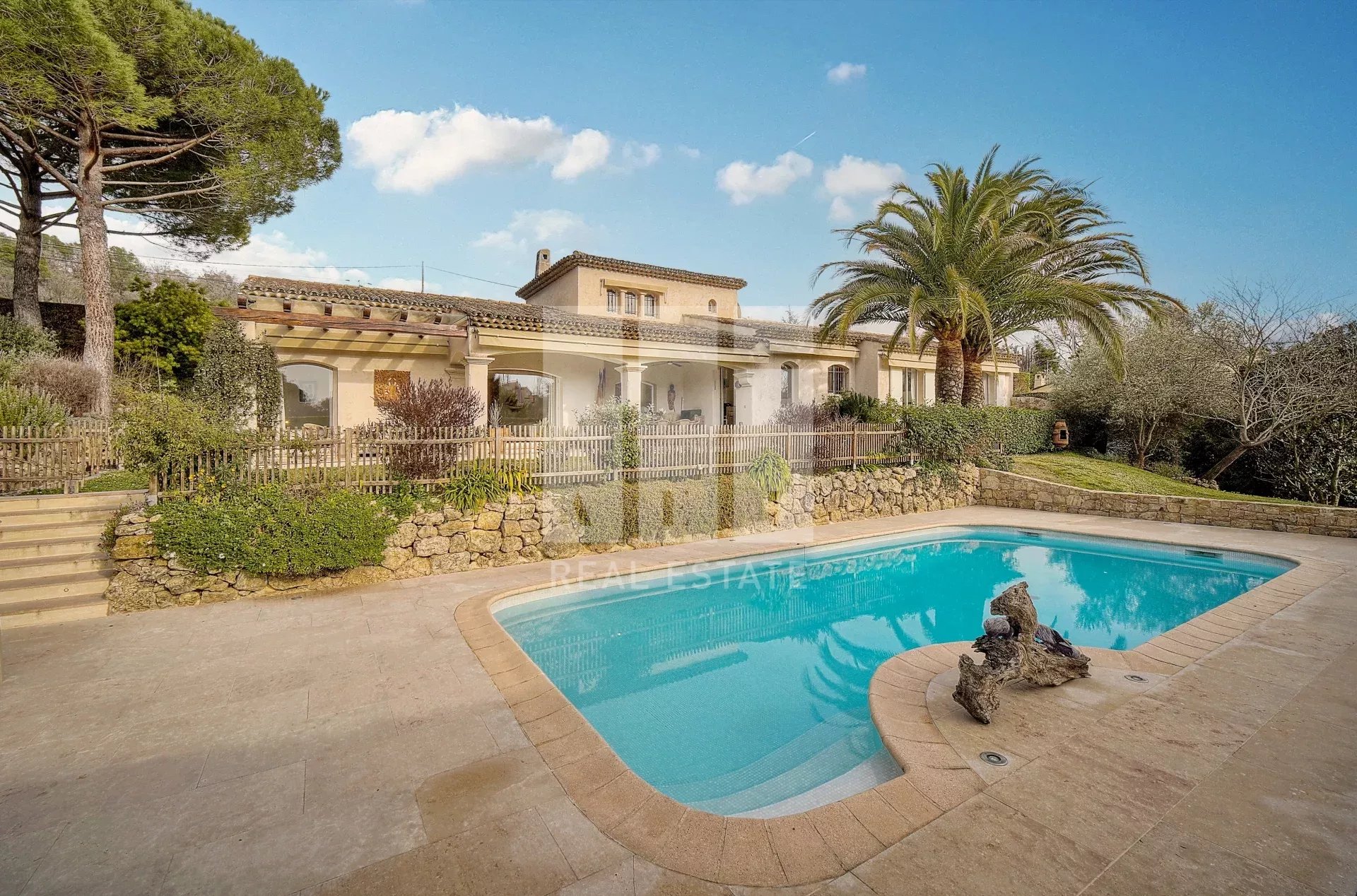 Agence immobilière de AEI REAL ESTATE