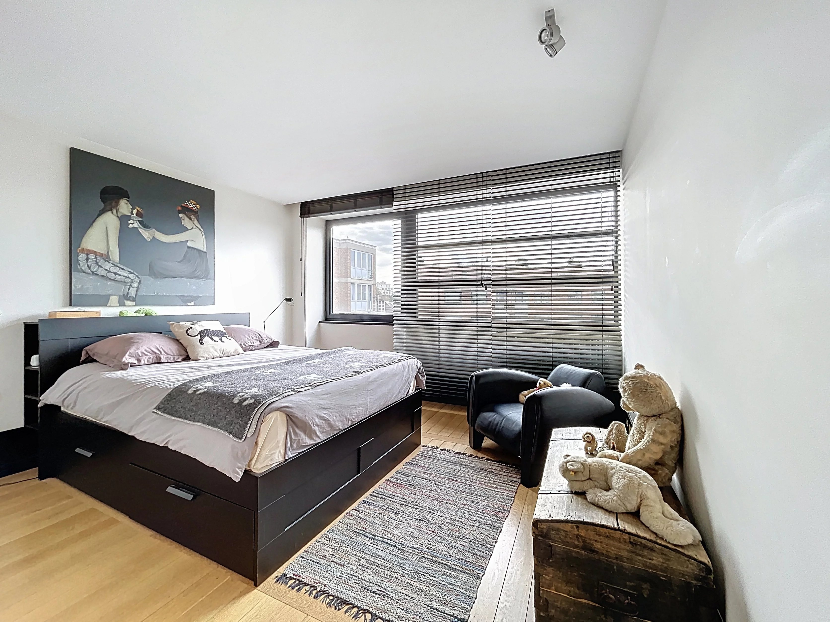 Avenue Louise/ Etangs dIxelles- Appartement de standing - Garage