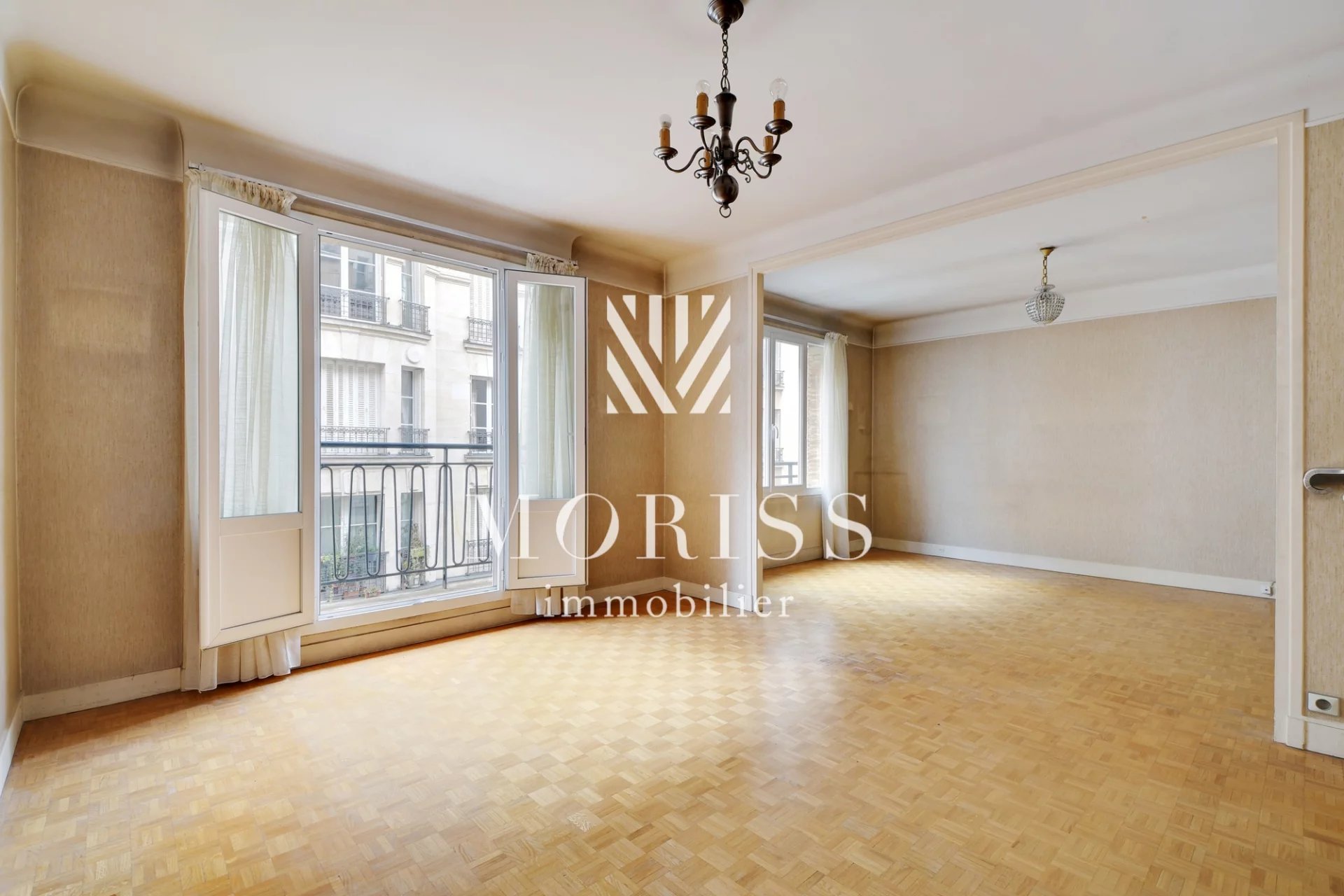 Appartement— 5 pièces — 102 m2 — Quartier Auteuil - Image Array