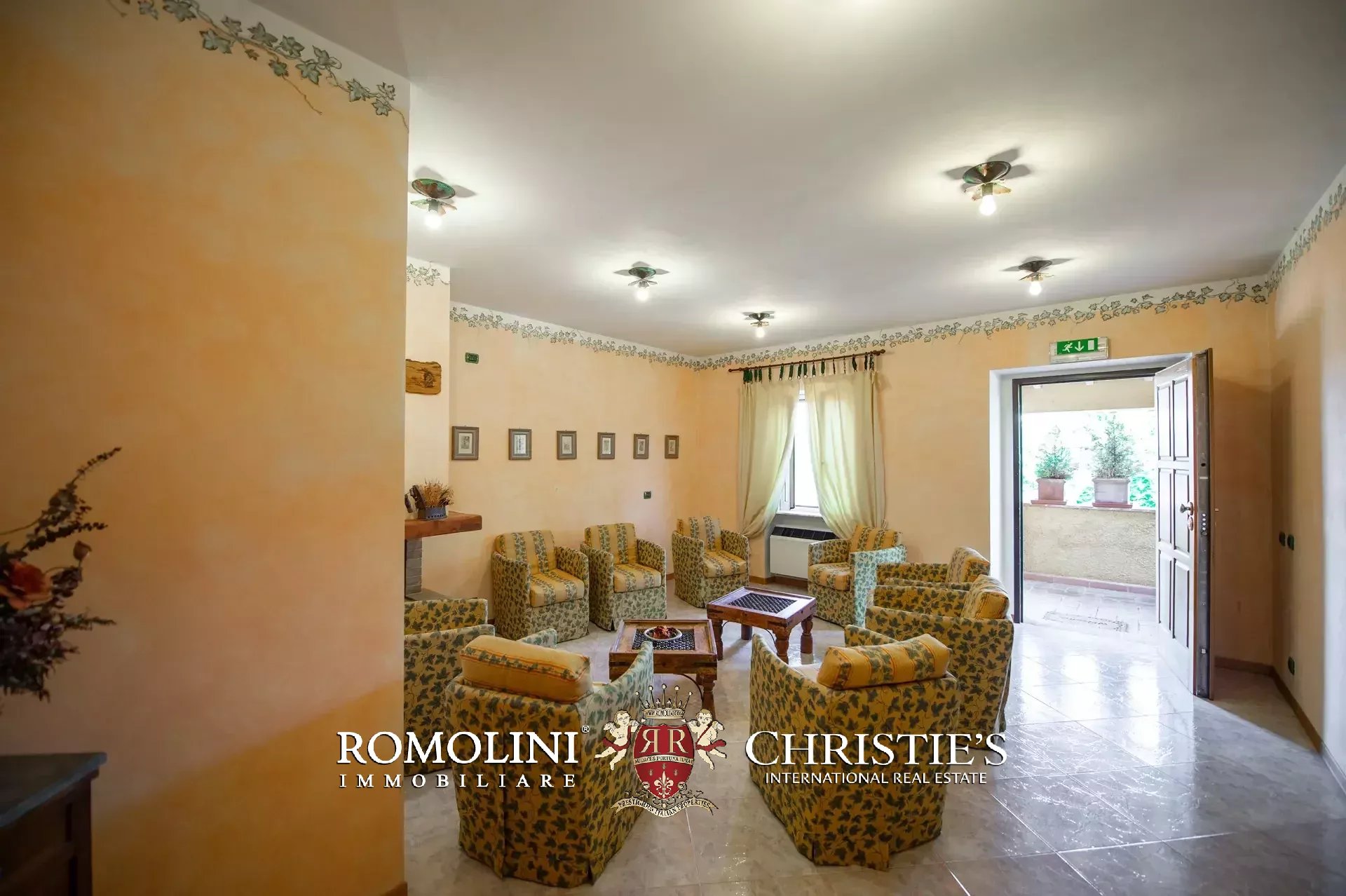 6 Bedroom Villa/Townhouse's Image 28