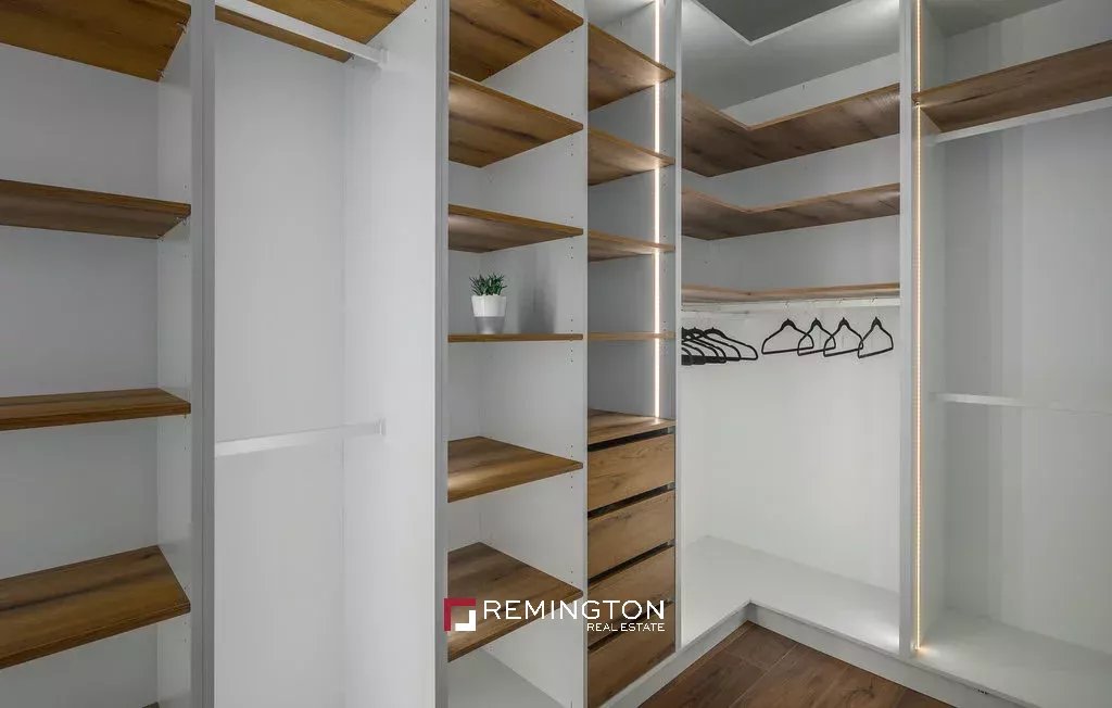 4 Bedroom Villa/Townhouse's Image 10