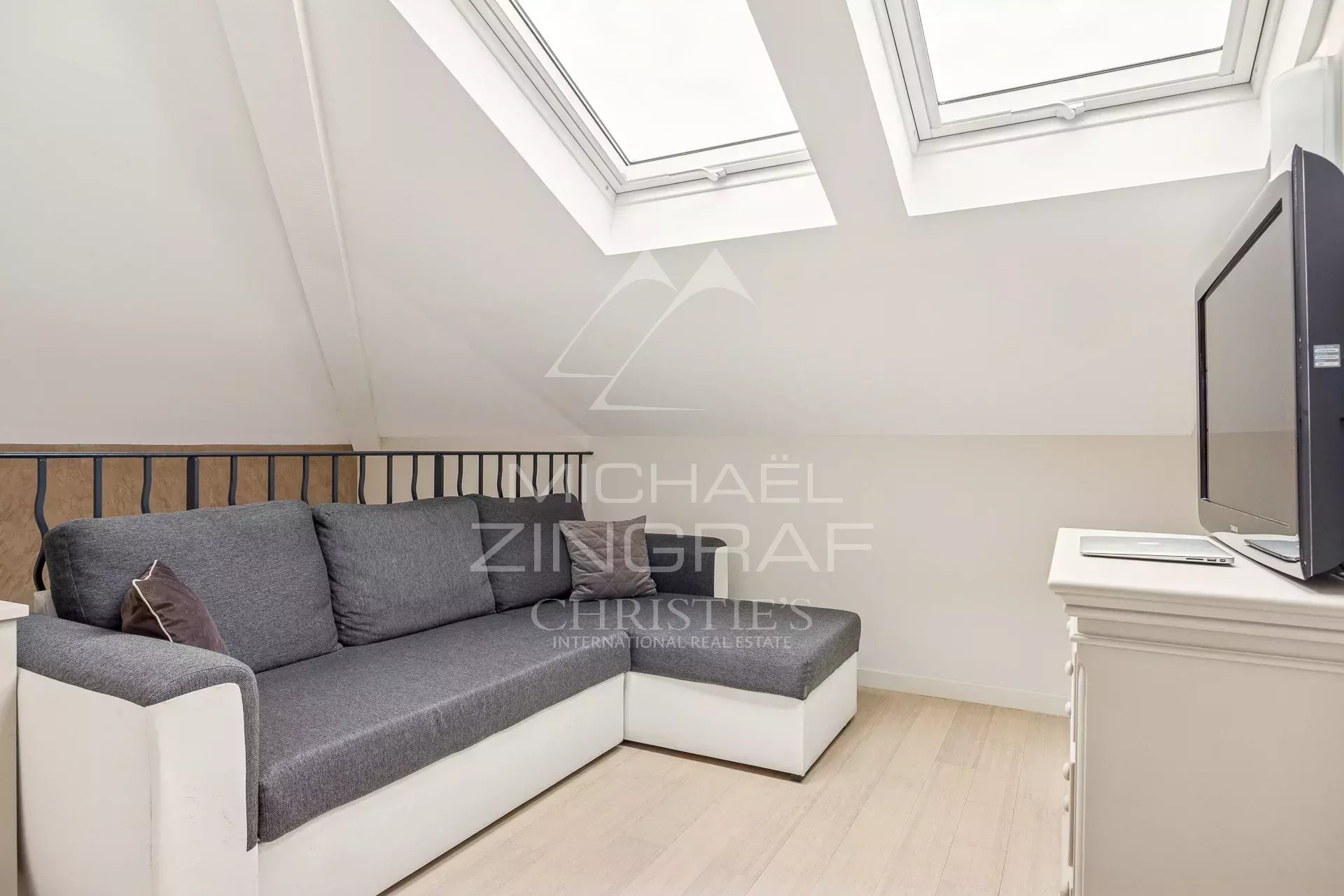4 Bedroom Villa/Townhouse's Image 3
